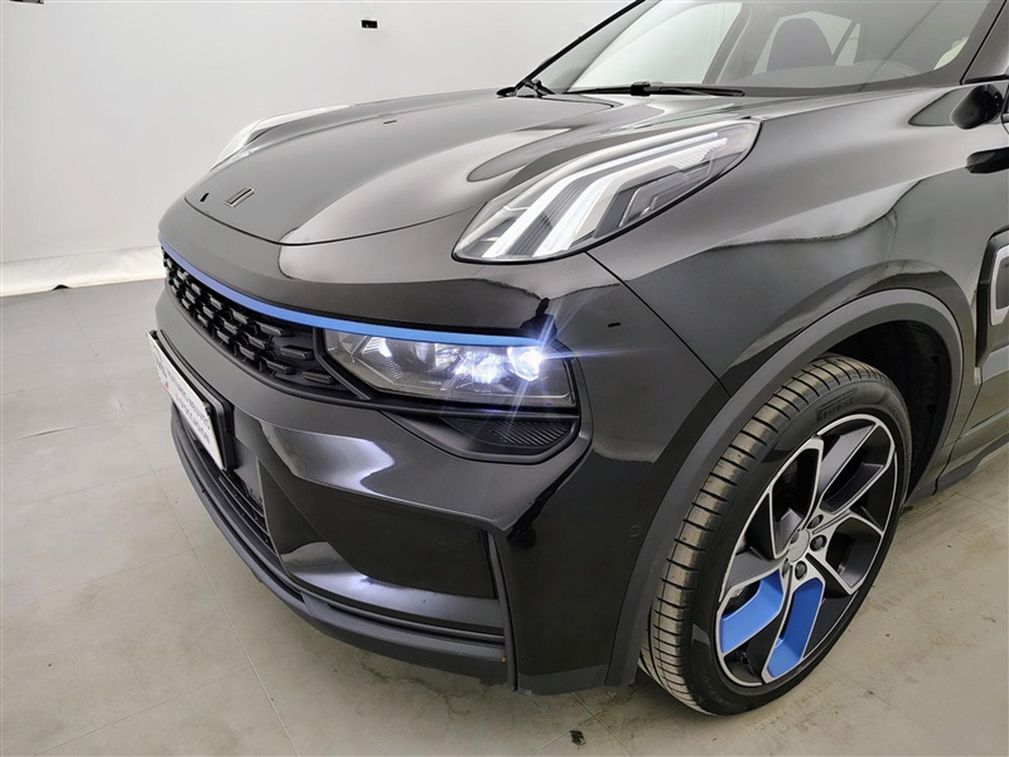 Lynk & Co 01 1.5 Turbo PHEV NAVI / FULL LED / PANO / CAMERA / ALU 20" (2023) - Foto 15