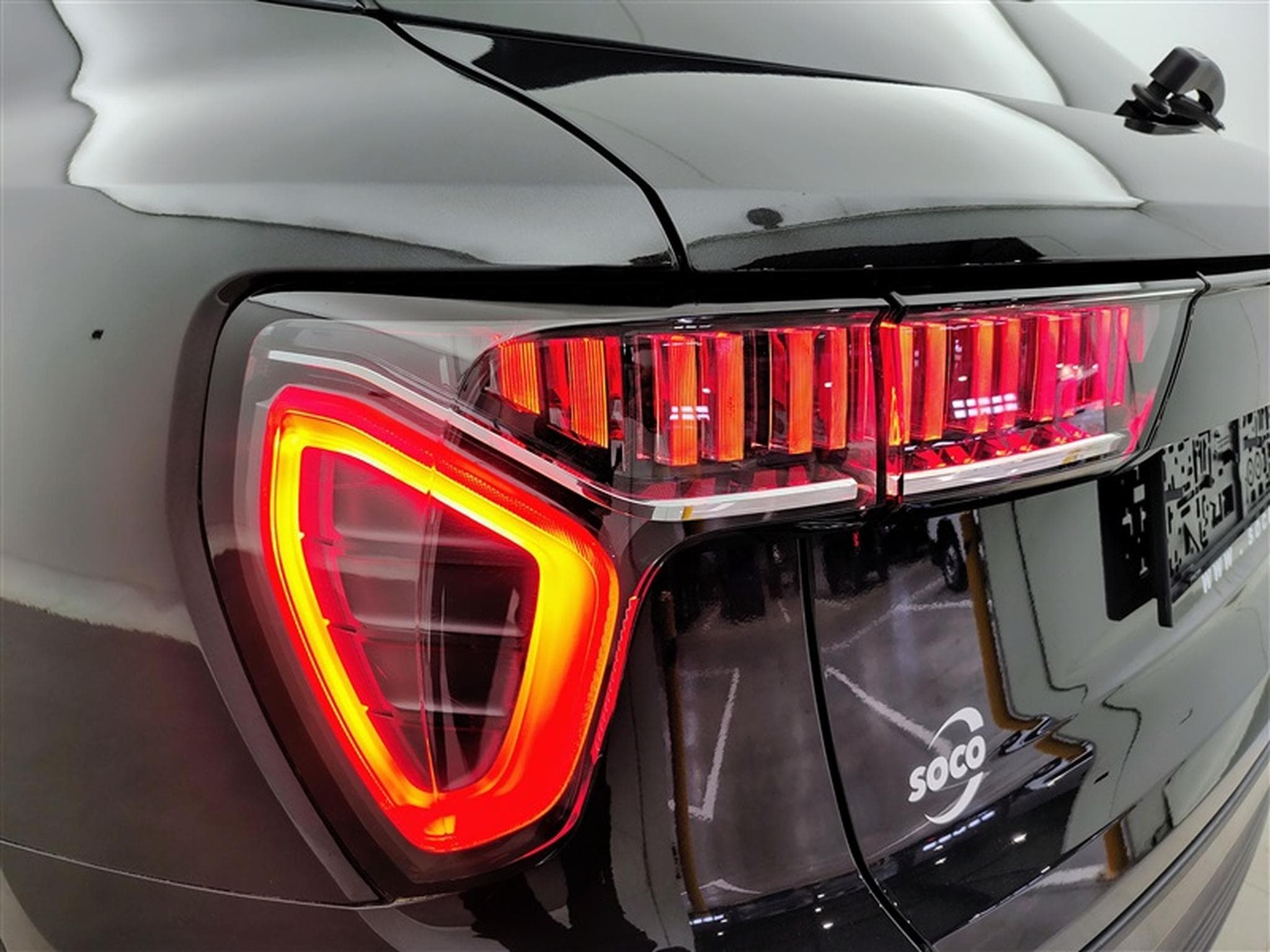 Lynk & Co 01 1.5 Turbo PHEV NAVI / FULL LED / PANO / CAMERA / ALU 20" (2023) - Foto 16