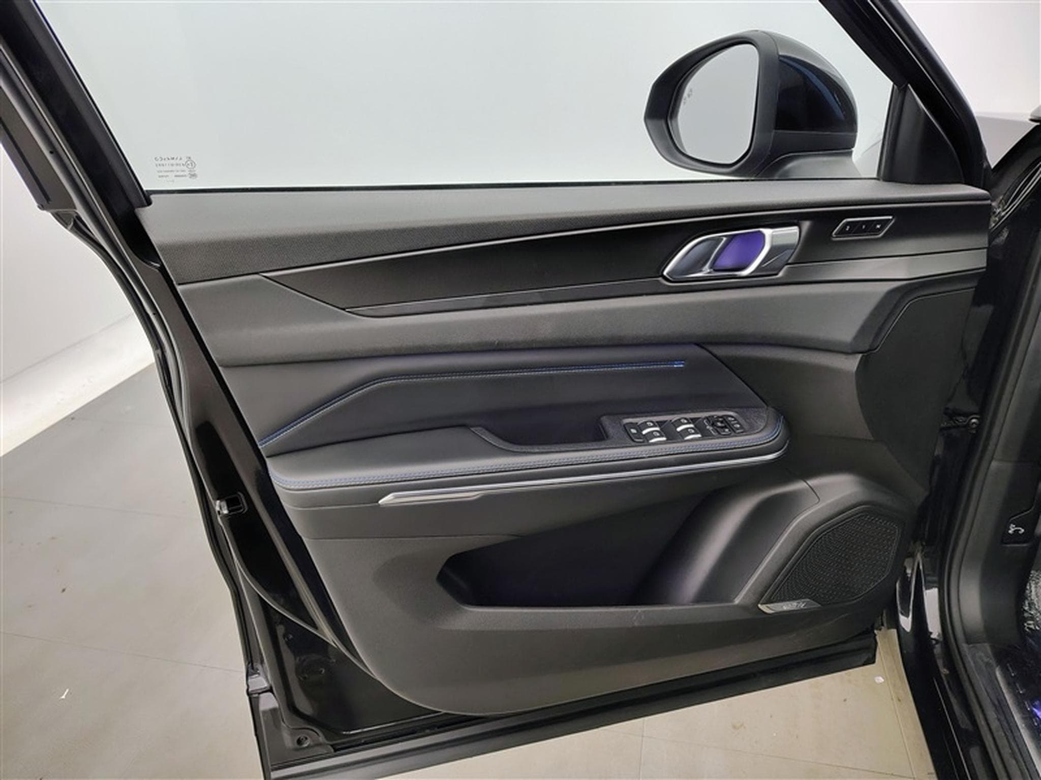 Lynk & Co 01 1.5 Turbo PHEV NAVI / FULL LED / PANO / CAMERA / ALU 20" (2023) - Foto 17