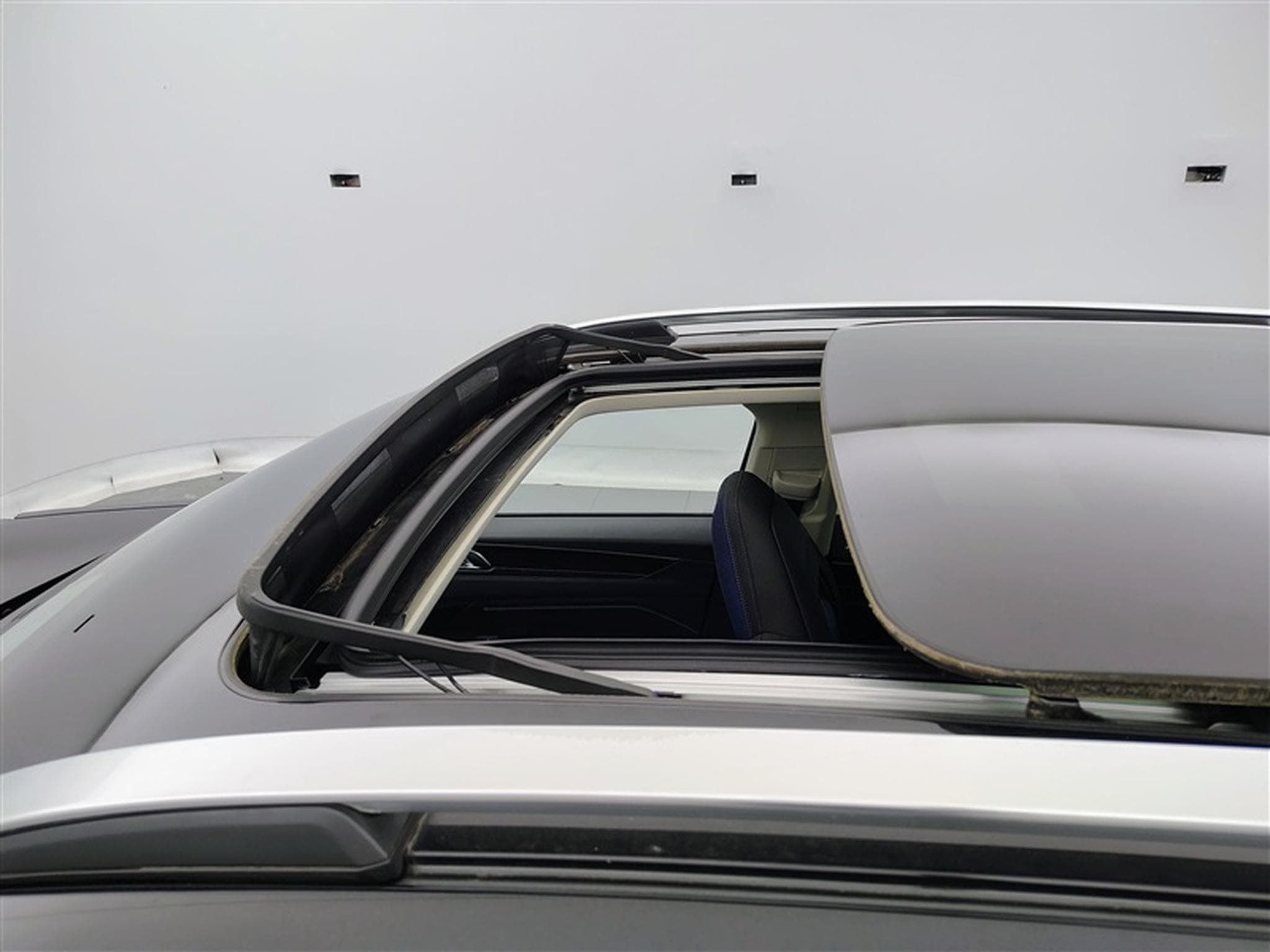 Lynk & Co 01 1.5 Turbo PHEV NAVI / FULL LED / PANO / CAMERA / ALU 20" (2023) - Foto 19