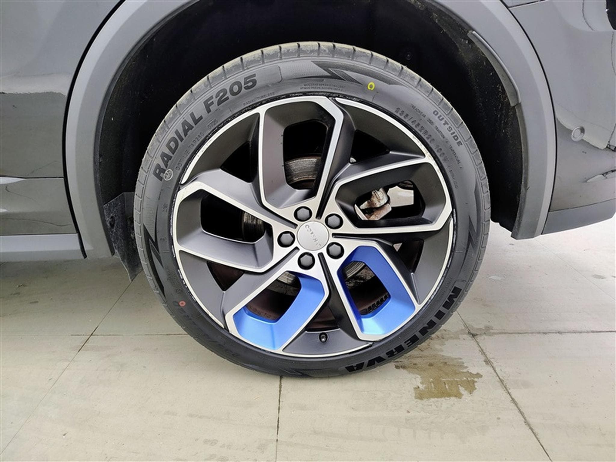 Lynk & Co 01 1.5 Turbo PHEV NAVI / FULL LED / PANO / CAMERA / ALU 20" (2023) - Foto 6