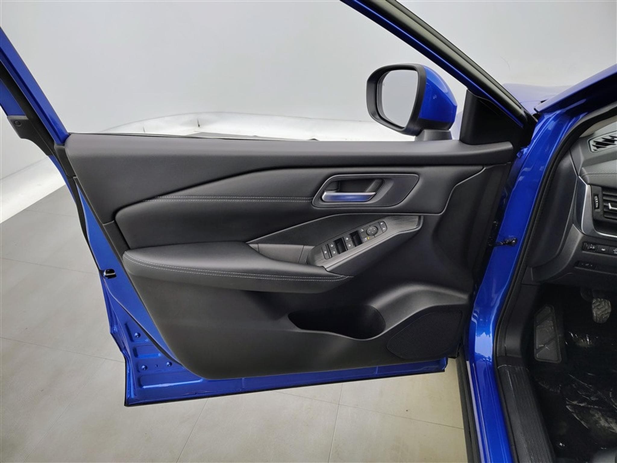 Nissan Qashqai 1.3 DIG-T MHEV Visia (2023) - Foto 17