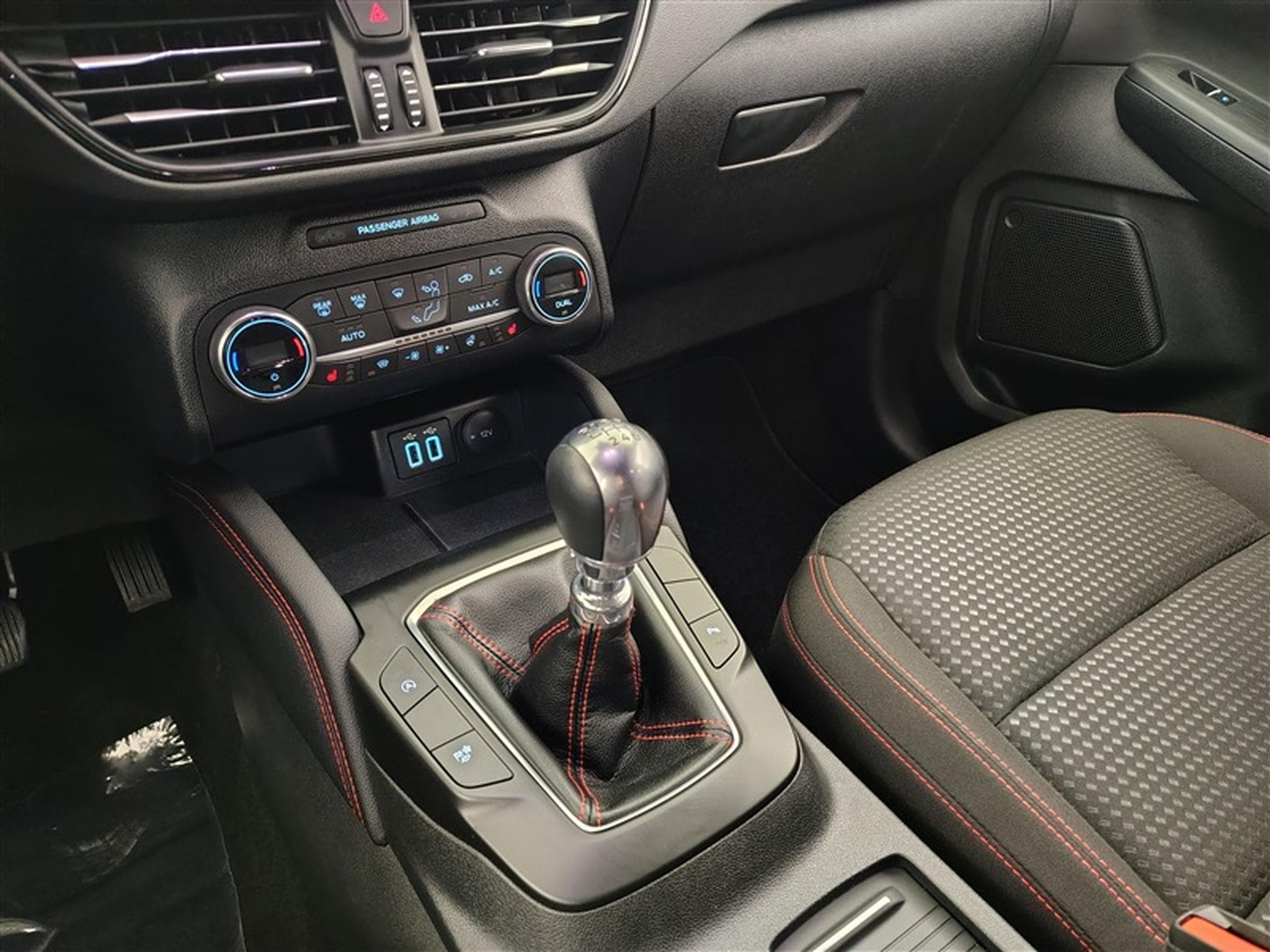 Ford Kuga 1.5 EcoBoost 150Cv ST-Line NAVI / CARPLAY / CAMERA (2022) - Photo 12