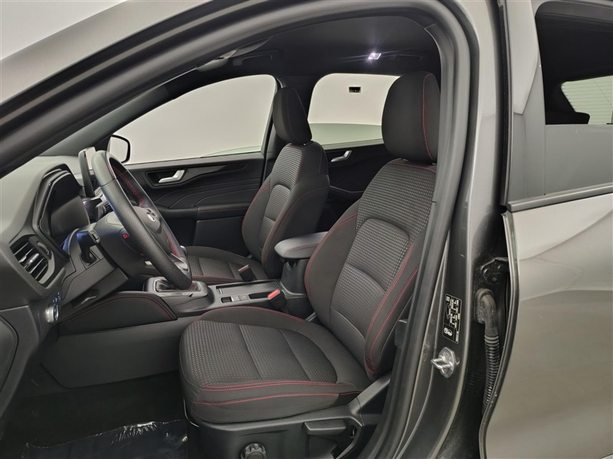 Ford Kuga 1.5 EcoBoost 150Cv ST-Line NAVI / CARPLAY / CAMERA (2022) - Photo 7