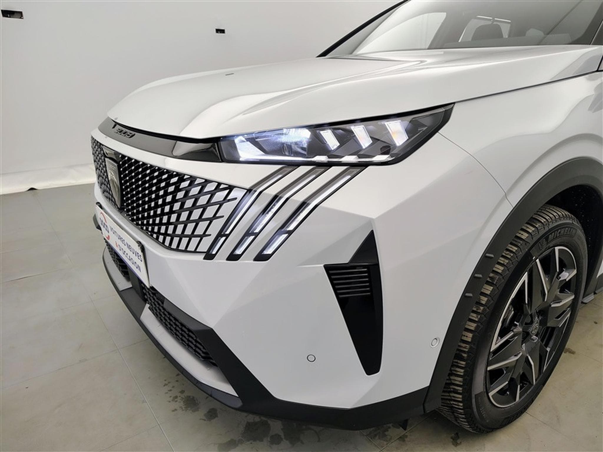 Peugeot 5008 1.2 HYBRID 145cv e-DSC6 GT 7pl. NAVI / FULL LED / CAMERA 360 (2026) - Foto 15