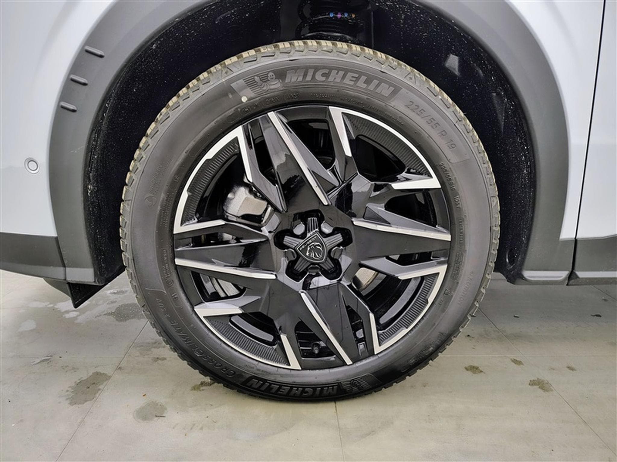 Peugeot 5008 1.2 HYBRID 145cv e-DSC6 GT 7pl. NAVI / FULL LED / CAMERA 360 (2026) - Foto 6