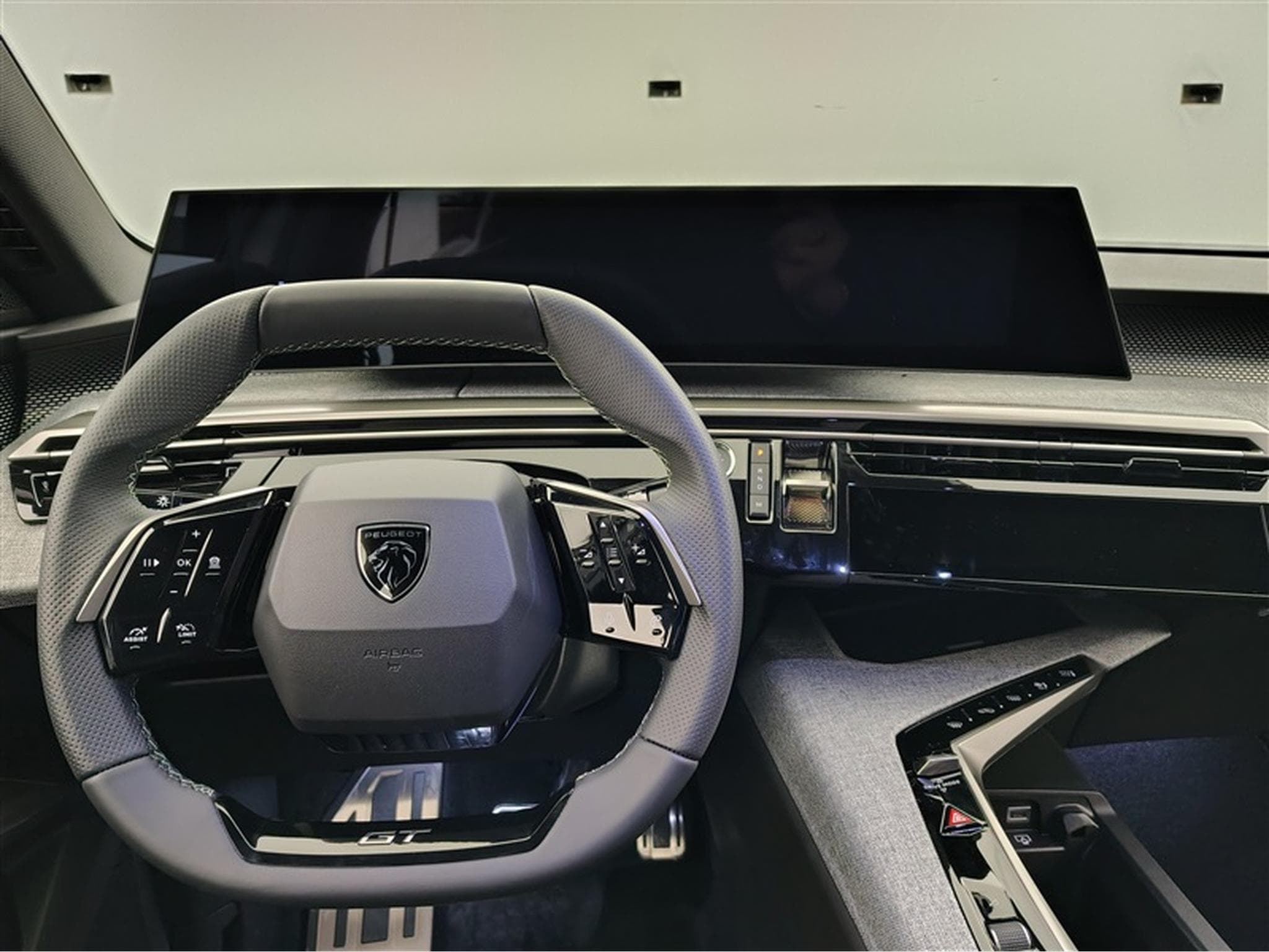 Peugeot 5008 1.2 HYBRID 145cv e-DSC6 GT 7pl. NAVI / FULL LED / CAMERA 360 (2026) - Foto 9