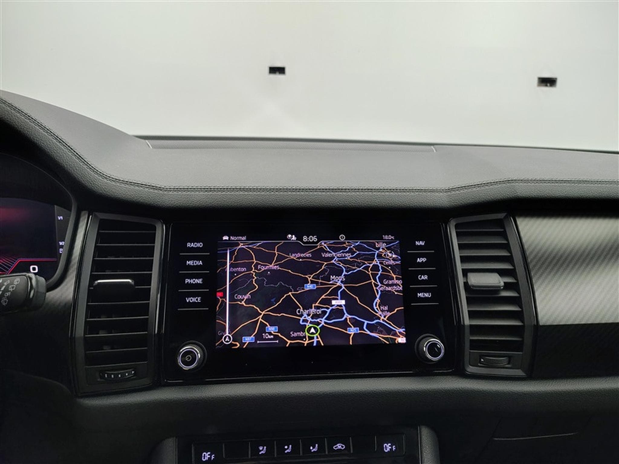 Skoda Kodiaq 1.5 TSI 150Cv DSG Sportline 7PL / NAVI / CAMERA / TO PANO (2024) - Foto 11