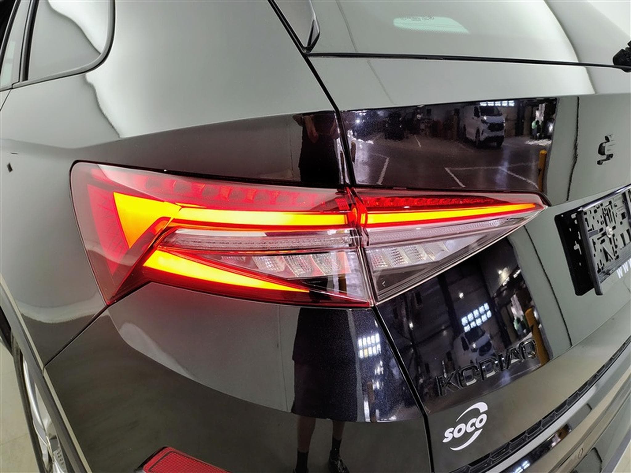 Skoda Kodiaq 1.5 TSI 150Cv DSG Sportline 7PL / NAVI / CAMERA / TO PANO (2024) - Foto 16