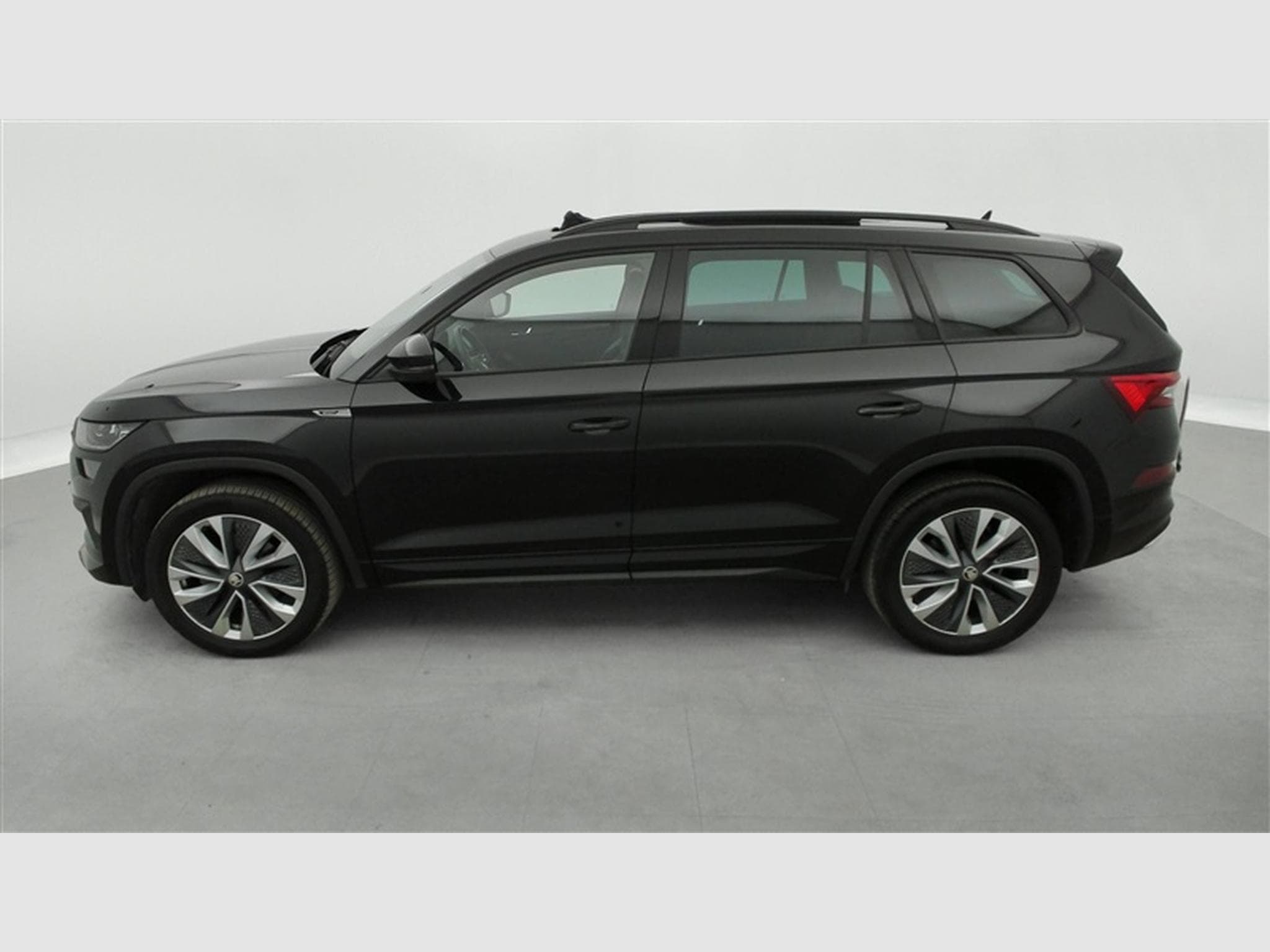 Skoda Kodiaq 1.5 TSI 150Cv DSG Sportline 7PL / NAVI / CAMERA / TO PANO (2024) - Foto 3