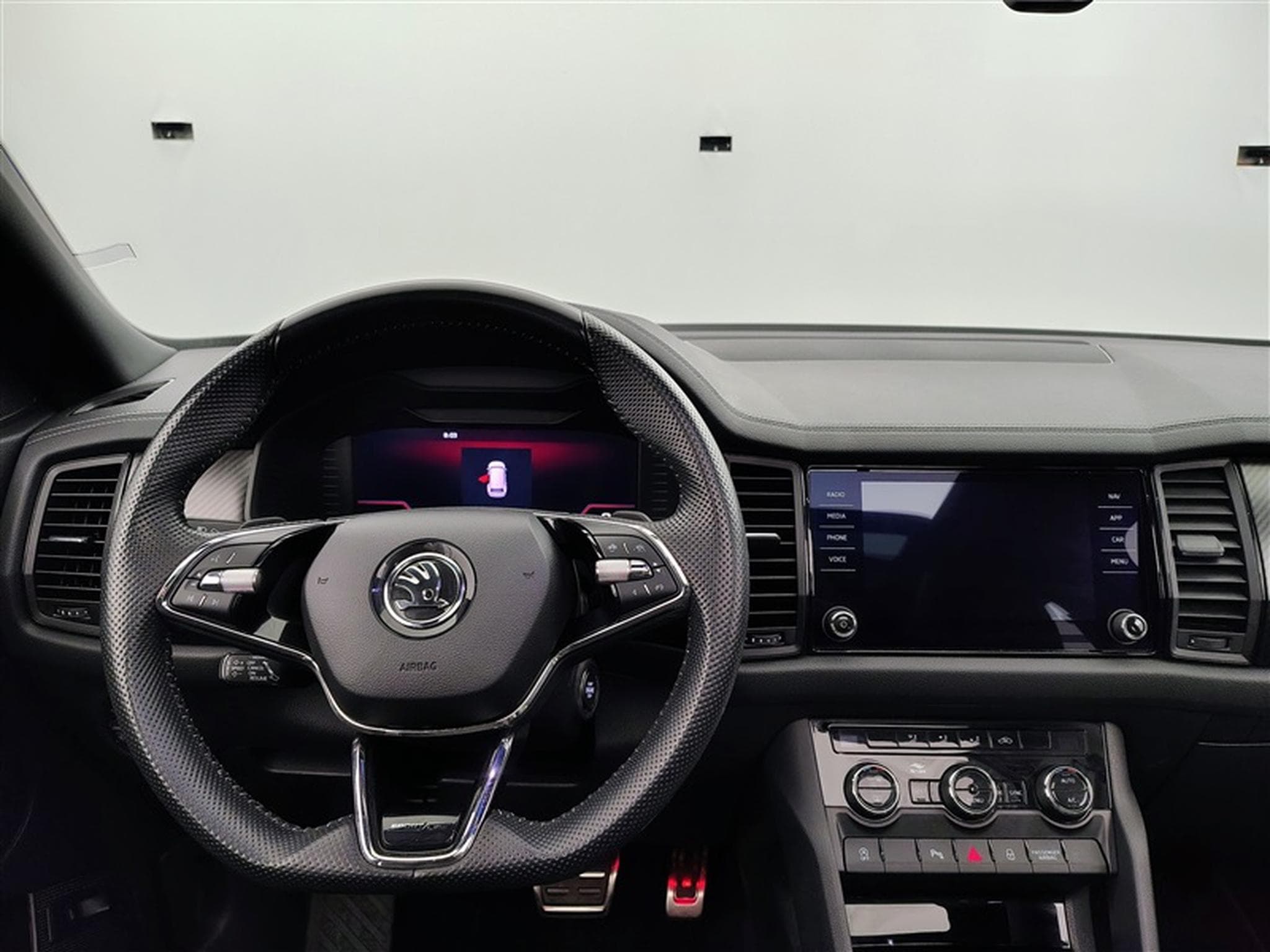 Skoda Kodiaq 1.5 TSI 150Cv DSG Sportline 7PL / NAVI / CAMERA / TO PANO (2024) - Foto 9