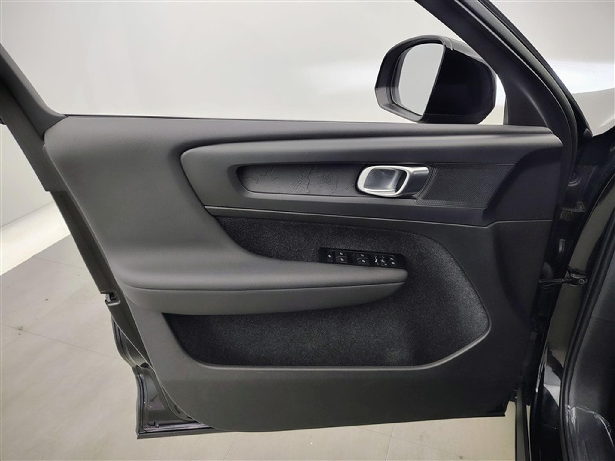 Volvo XC40 1.5 T2 Momentum Core (2022) - Foto 17