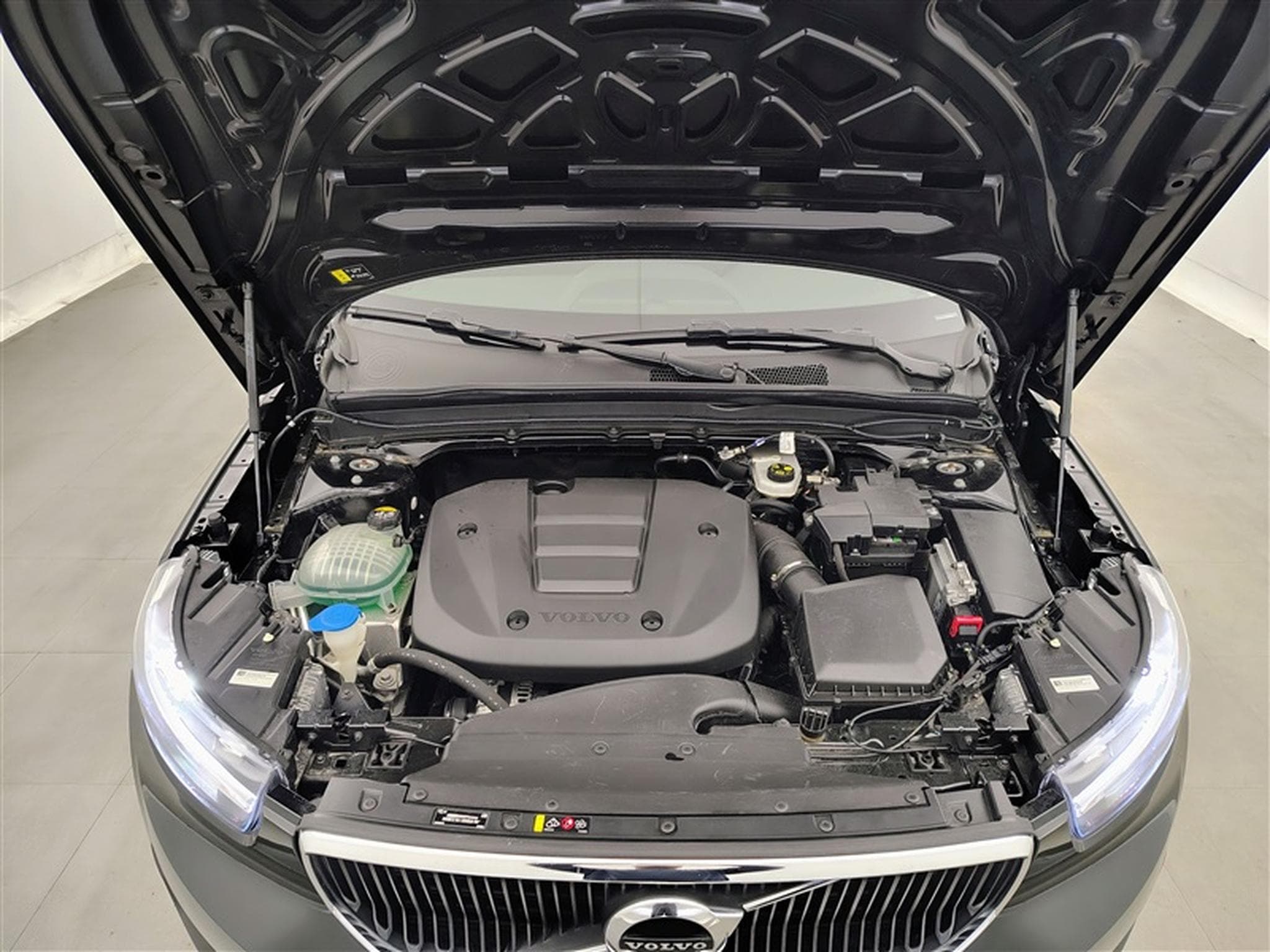 Volvo XC40 1.5 T2 Momentum Core (2022) - Foto 19