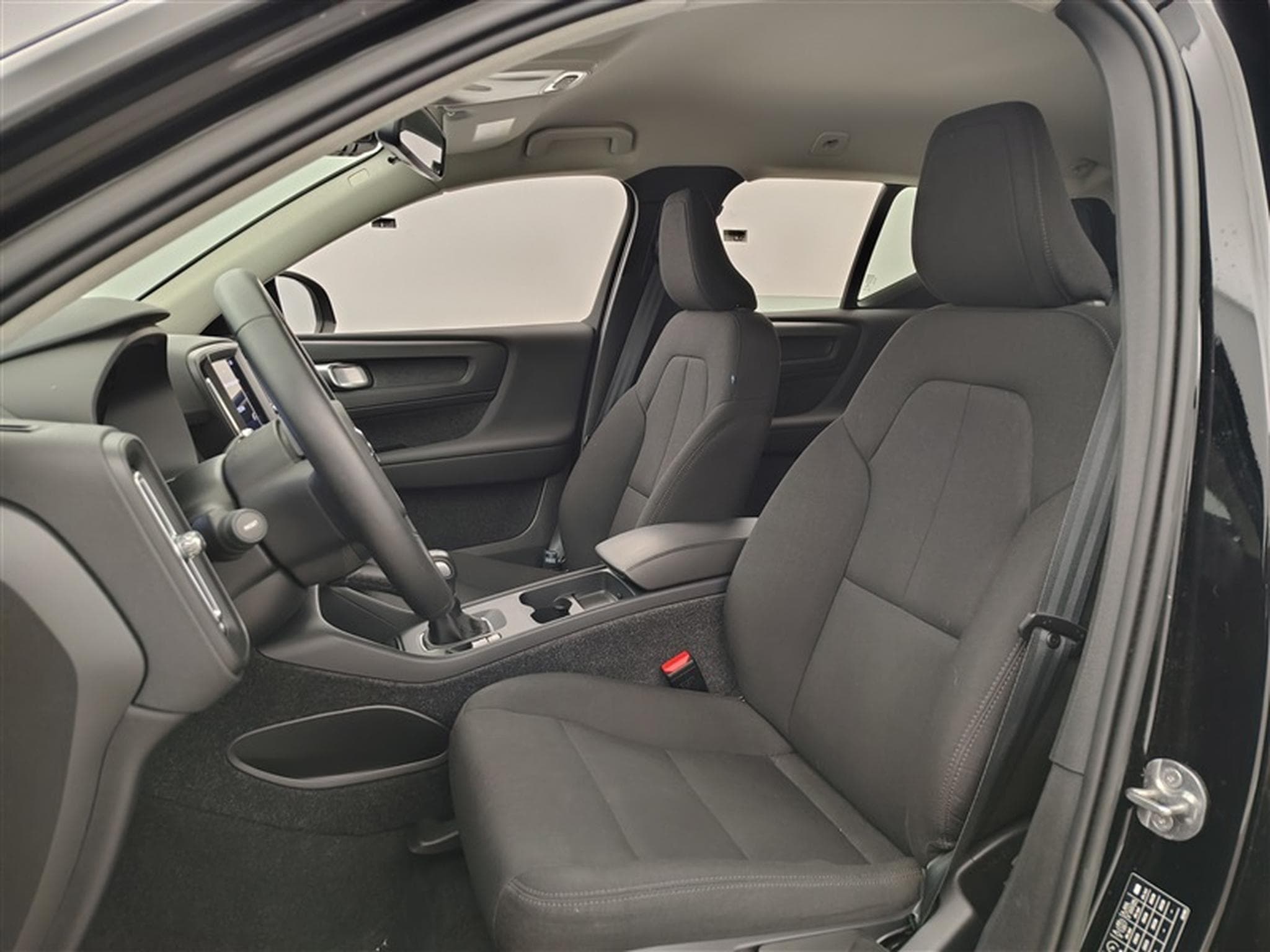 Volvo XC40 1.5 T2 Momentum Core (2022) - Foto 7