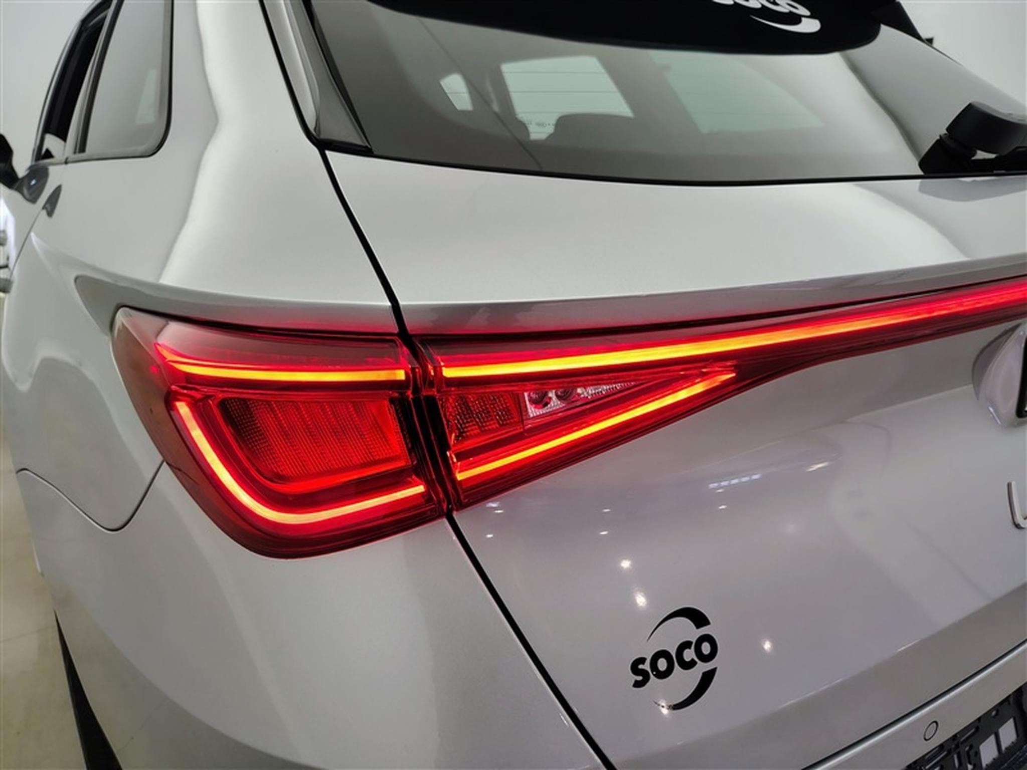 Seat Leon 1.0 EcoTSI Move! NAVI/LED/JA16/PDC AV AR (2023) - Foto 16