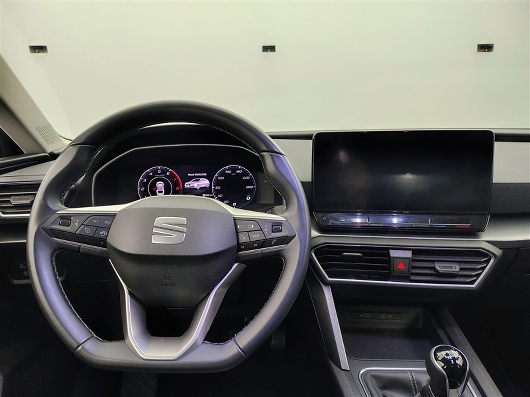 Seat Leon 1.0 EcoTSI Move! NAVI/LED/JA16/PDC AV AR (2023) - Foto 9