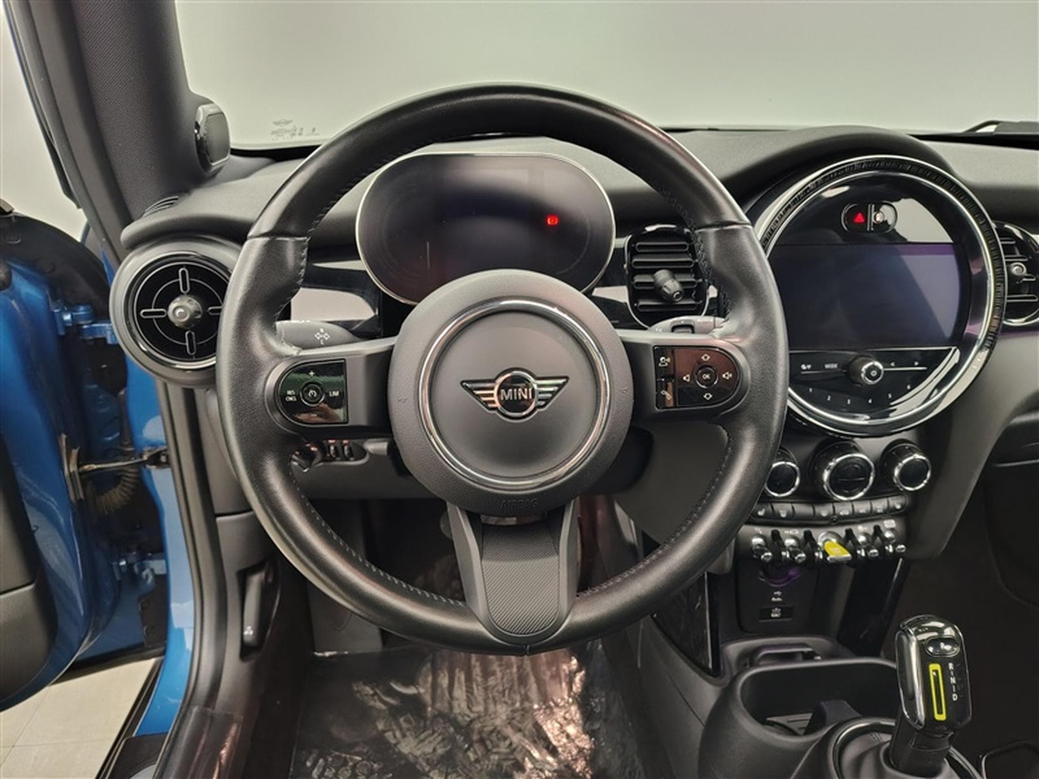 MINI Cooper 28.9 Kwh NAVI / FULL LED / CUIR SPORT (2023) - Foto 9
