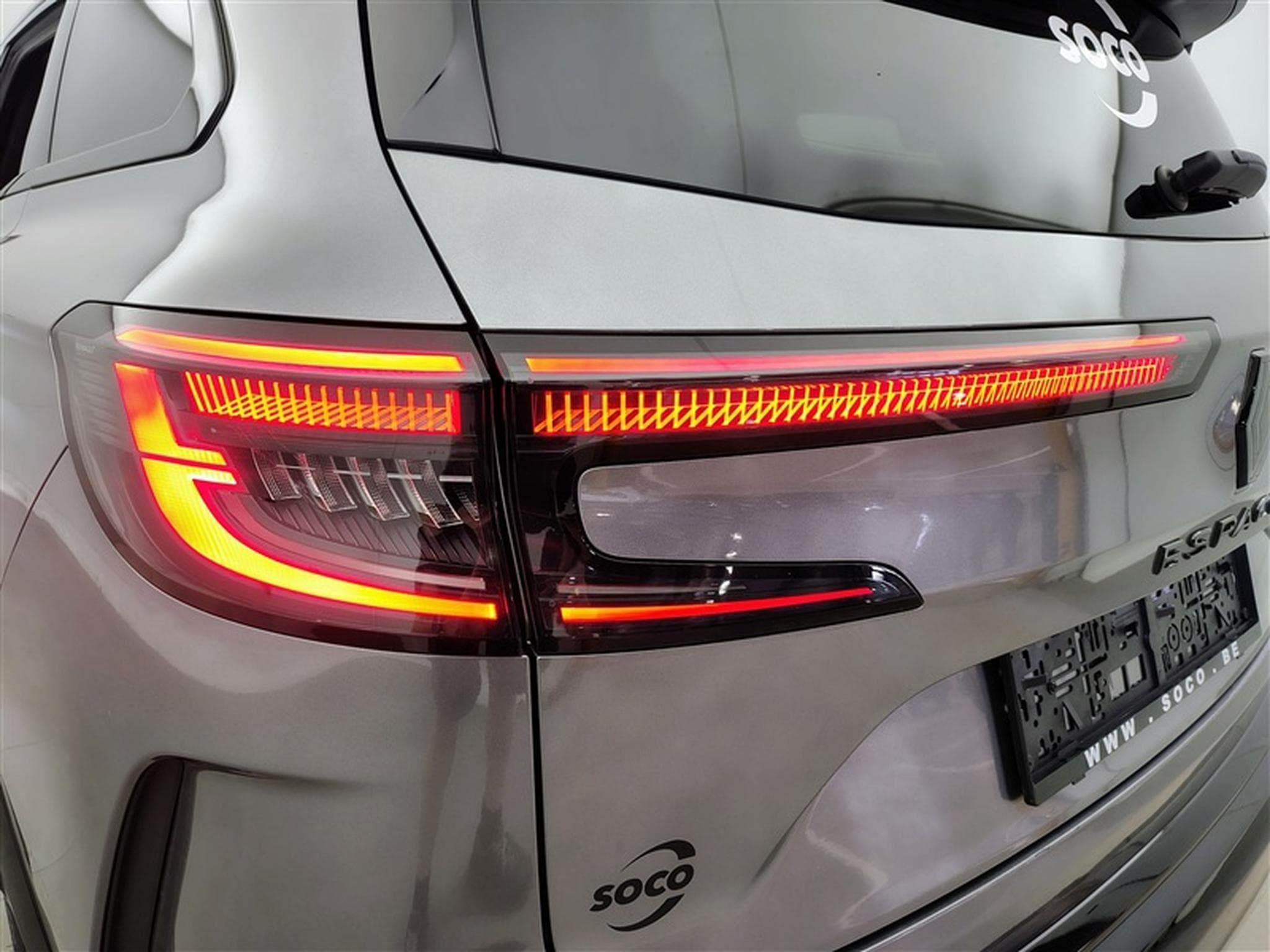 Renault Espace E-Tech FHEV 200 Esprit Alpine 7PL / NAVI / FULL LED / ALU (2024) - Foto 16
