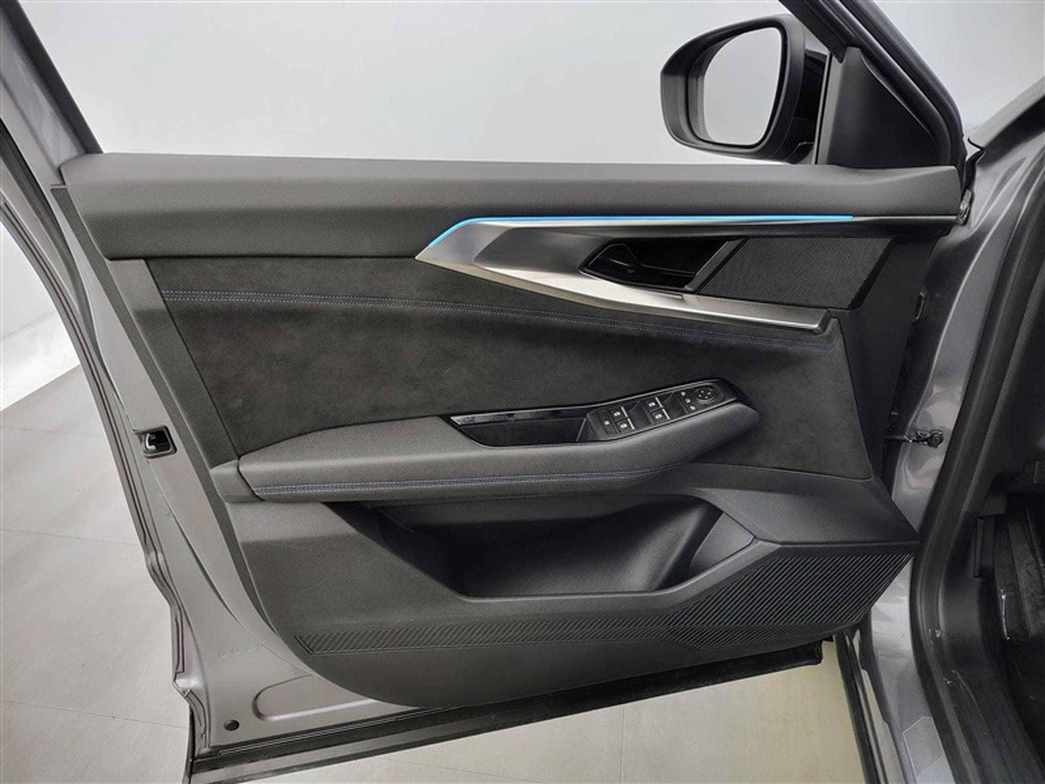 Renault Espace E-Tech FHEV 200 Esprit Alpine 7PL / NAVI / FULL LED / ALU (2024) - Foto 17