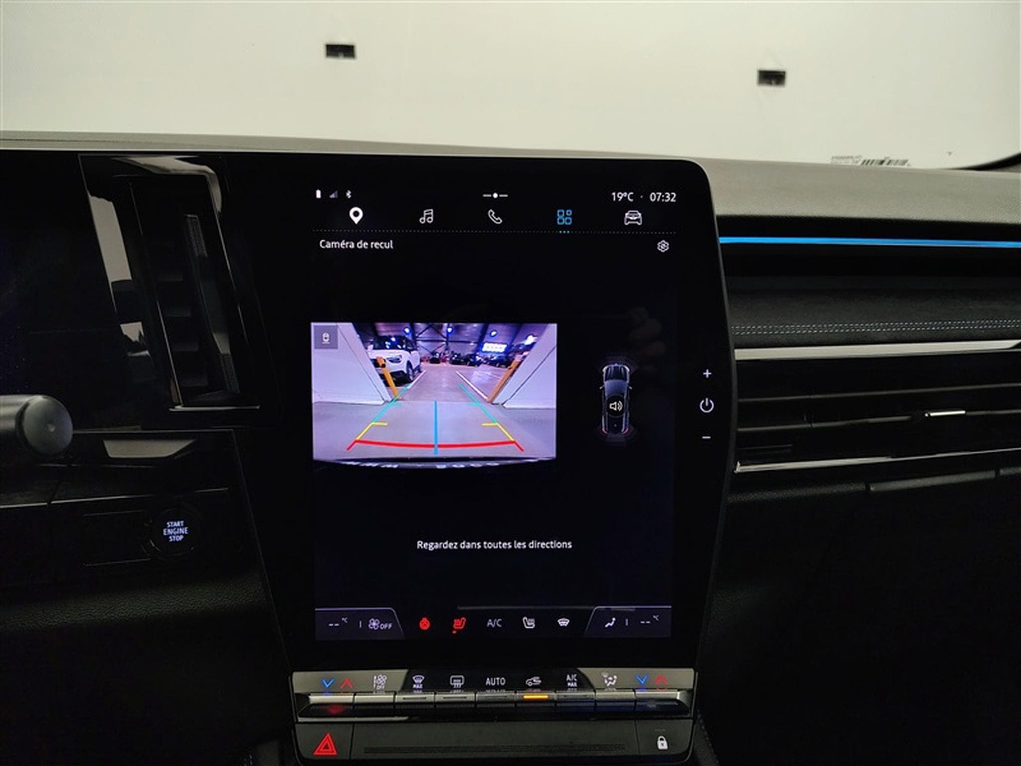 Renault Espace E-Tech FHEV 200 Esprit Alpine 7PL / NAVI / FULL LED / ALU (2024) - Foto 18