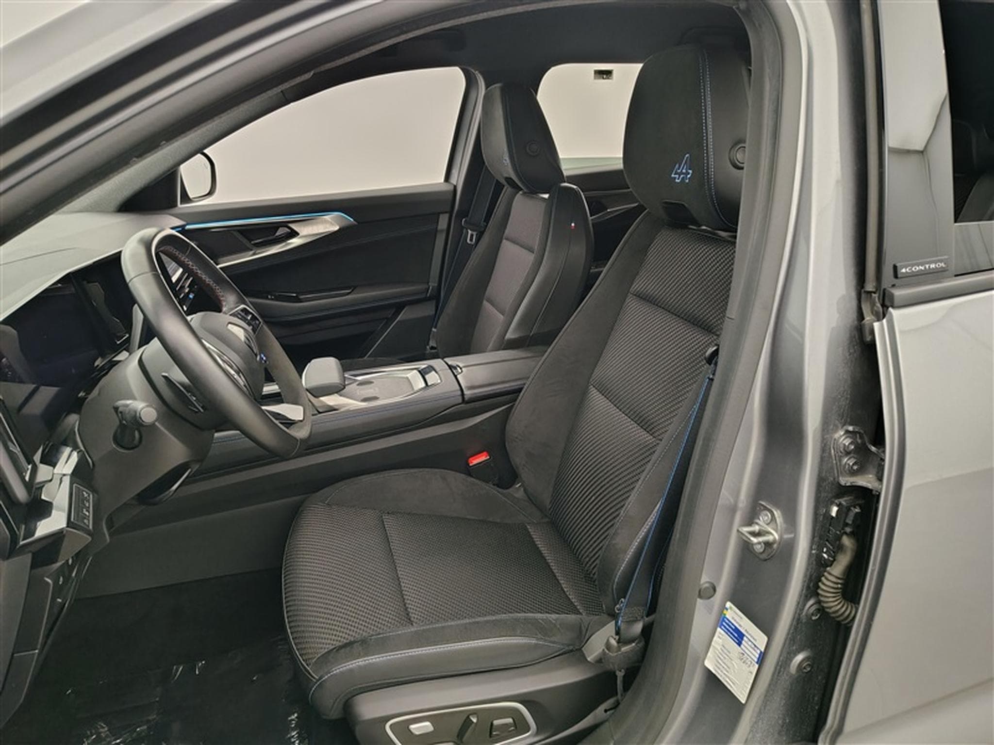 Renault Espace E-Tech FHEV 200 Esprit Alpine 7PL / NAVI / FULL LED / ALU (2024) - Foto 7