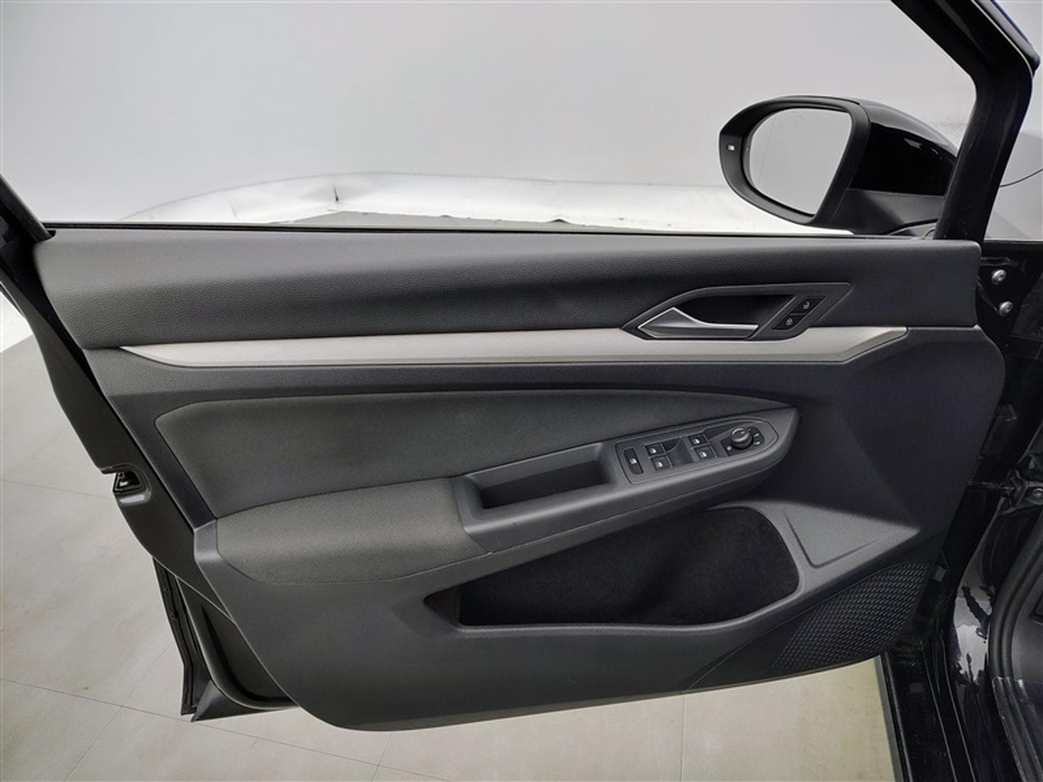 VW Golf 1.0 eTSI 110cv DSG Business NAVI / FULL LED / ALCANTARA (2022) - Foto 17