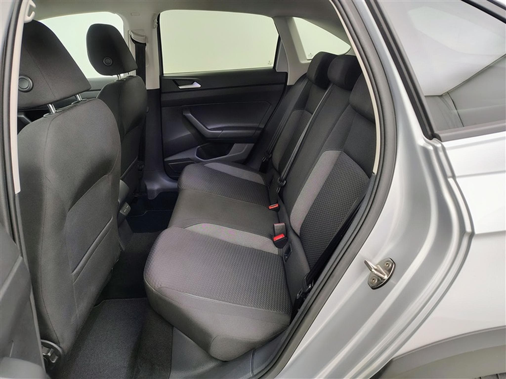 VW Taigo 1.0 TSI 115cv DSG Life CARPLAY / CAMERA / FULL LED / ALU (2025) - Foto 13
