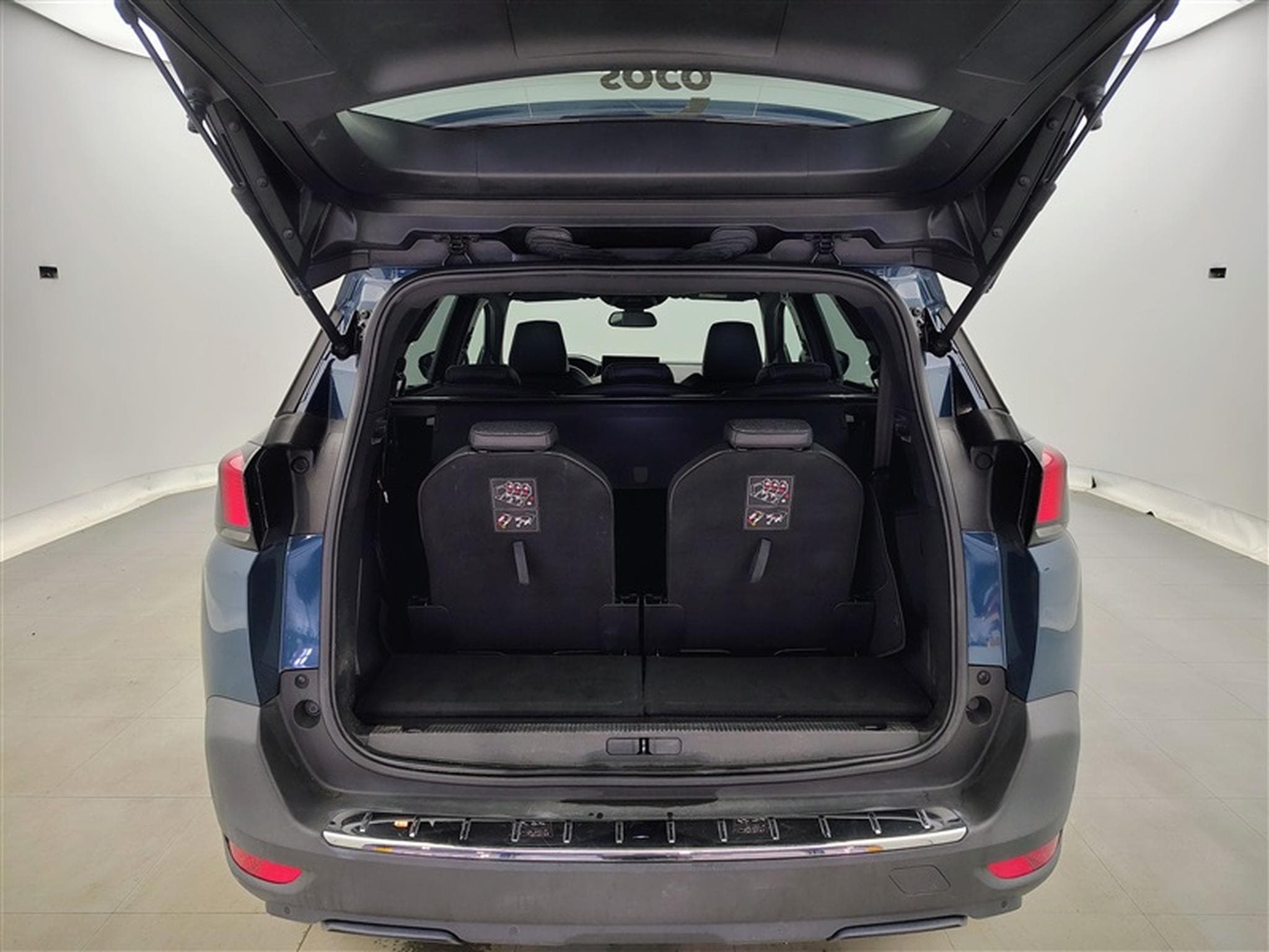 Peugeot 5008 1.2 PureTech Allure Pack 7PL NAVI / S-CUIR / FULL LED (2023) - Foto 14
