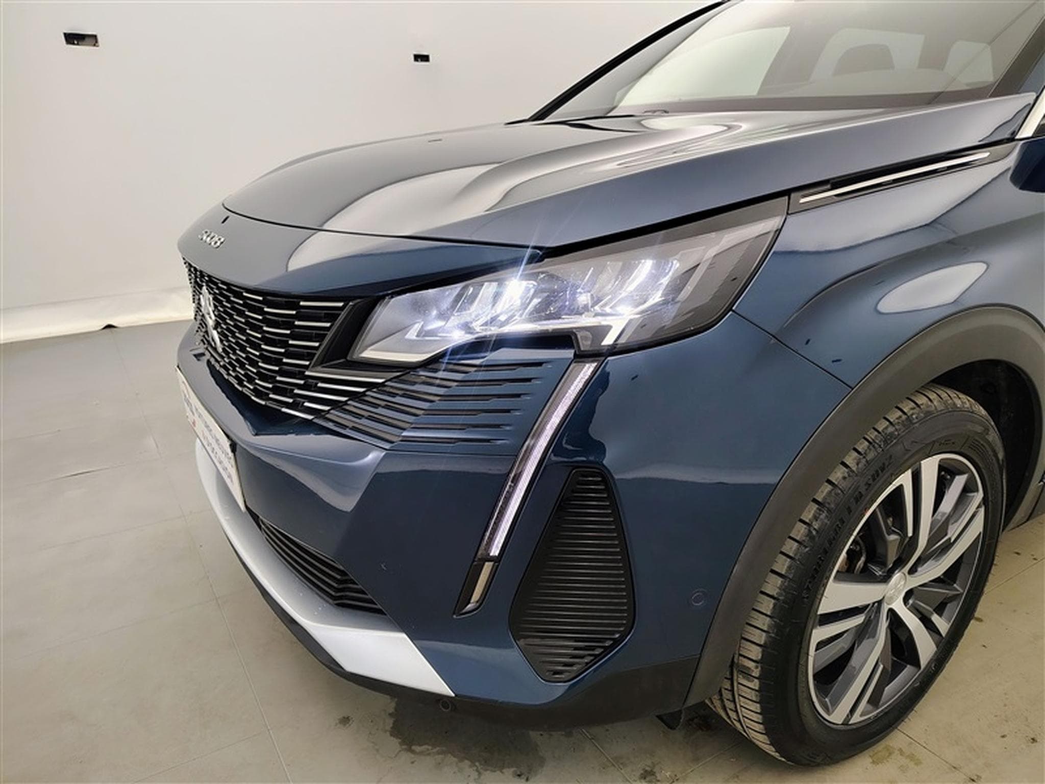 Peugeot 5008 1.2 PureTech Allure Pack 7PL NAVI / S-CUIR / FULL LED (2023) - Foto 15