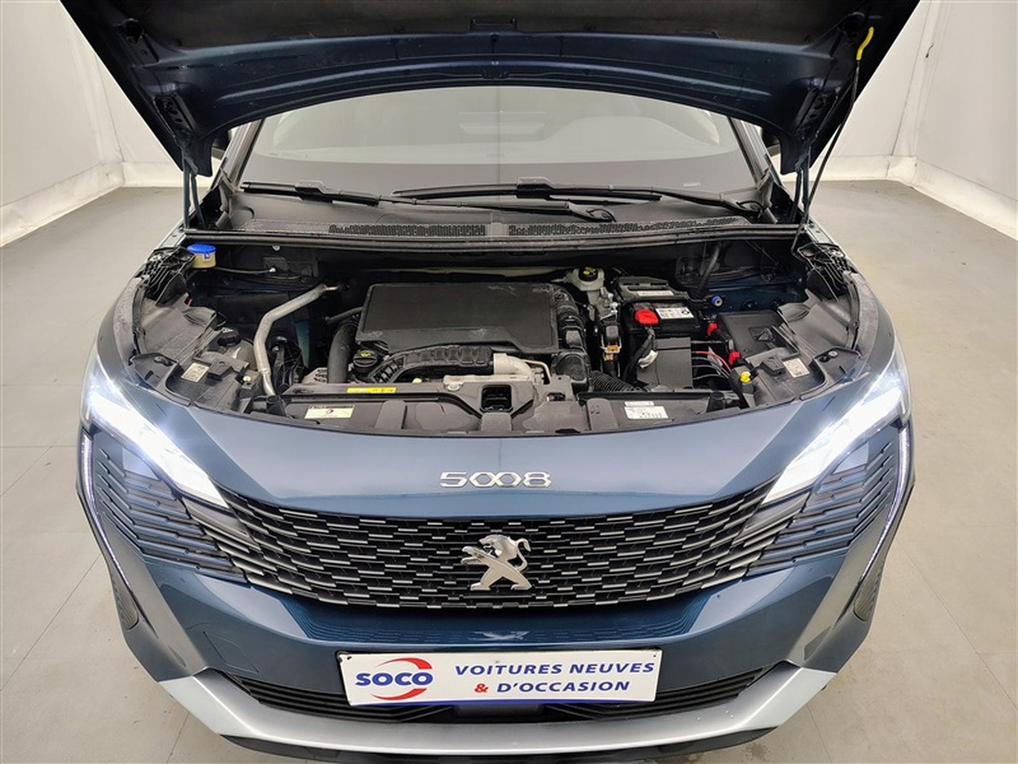Peugeot 5008 1.2 PureTech Allure Pack 7PL NAVI / S-CUIR / FULL LED (2023) - Foto 21