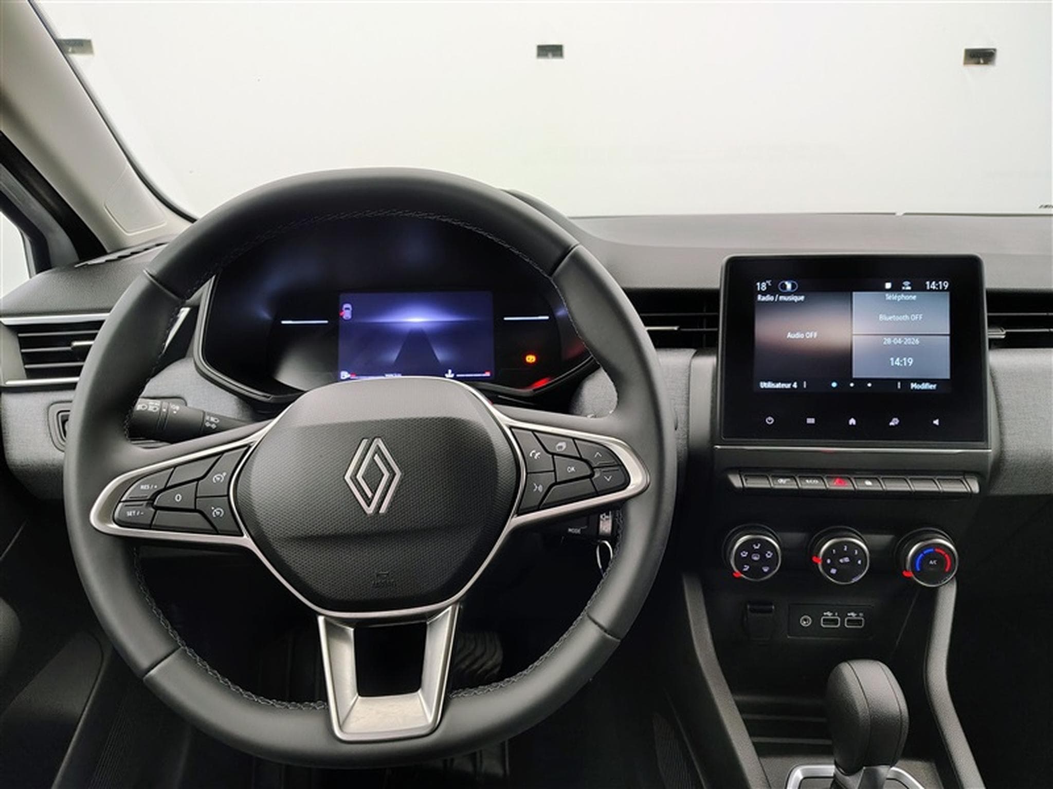 Renault Clio 1.0 TCe 90cv X-Tronic Evolution CARPLAY / PDC AR / JA 16" (2025) - Foto 9