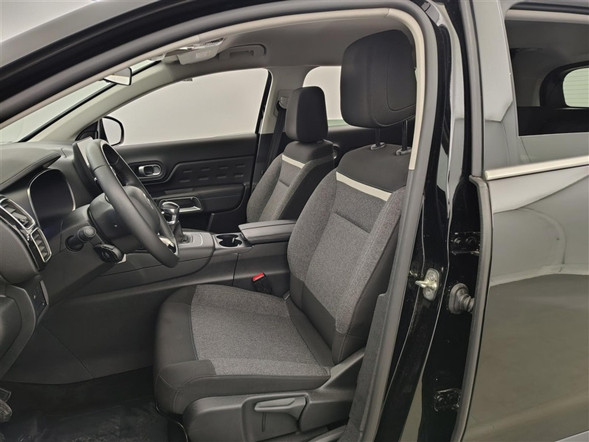 Citroen C5 Aircross 1.2 PureTech Live NAVI/FULL LED/JA18/PDC AV AR (2023) - Foto 7