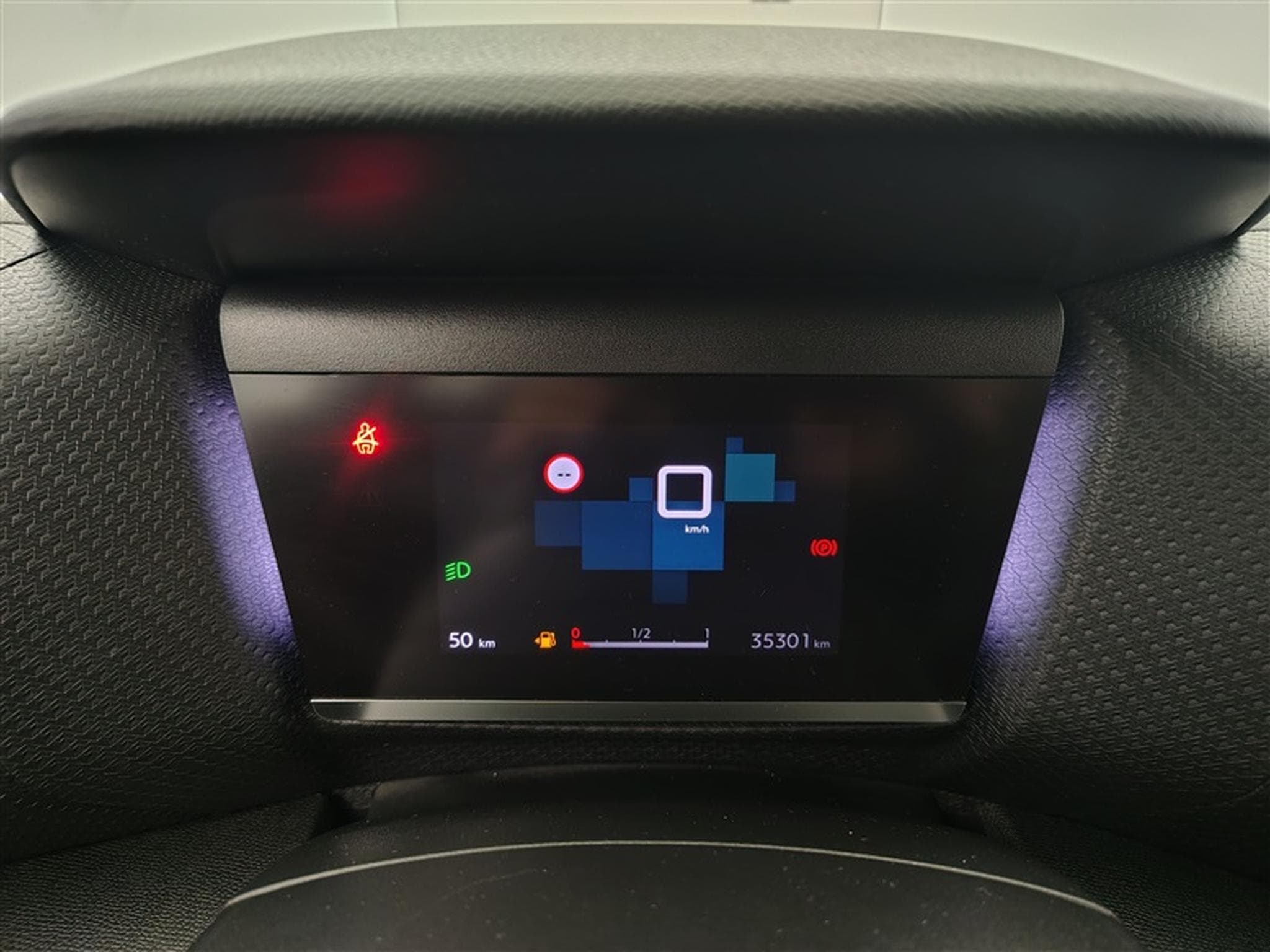 Citroen C4 1.2 PureTech Feel Pack NAVI / CARPLAY / CAMERA (2022) - Foto 10