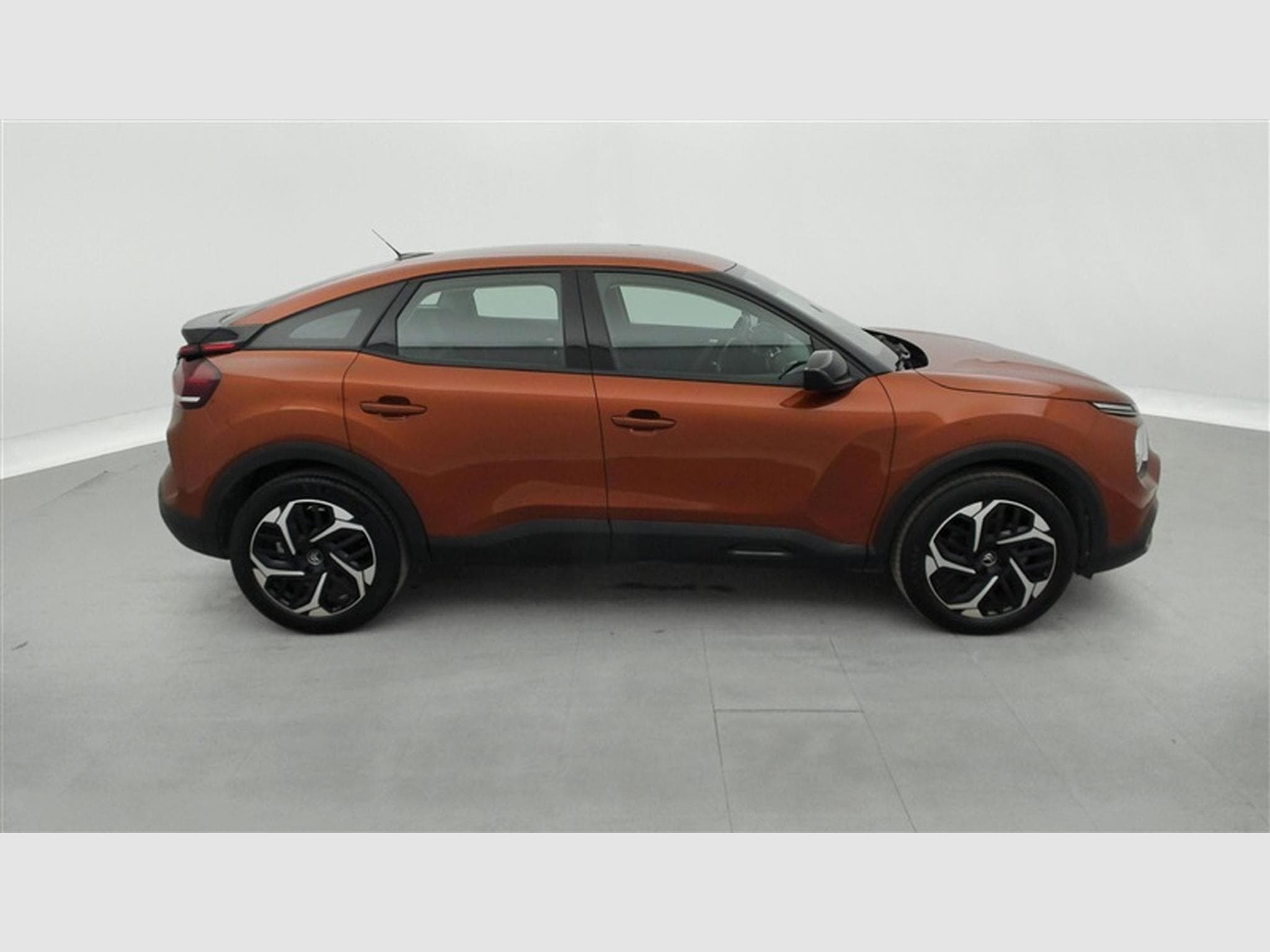 Citroen C4 1.2 PureTech Feel Pack NAVI / CARPLAY / CAMERA (2022) - Foto 24