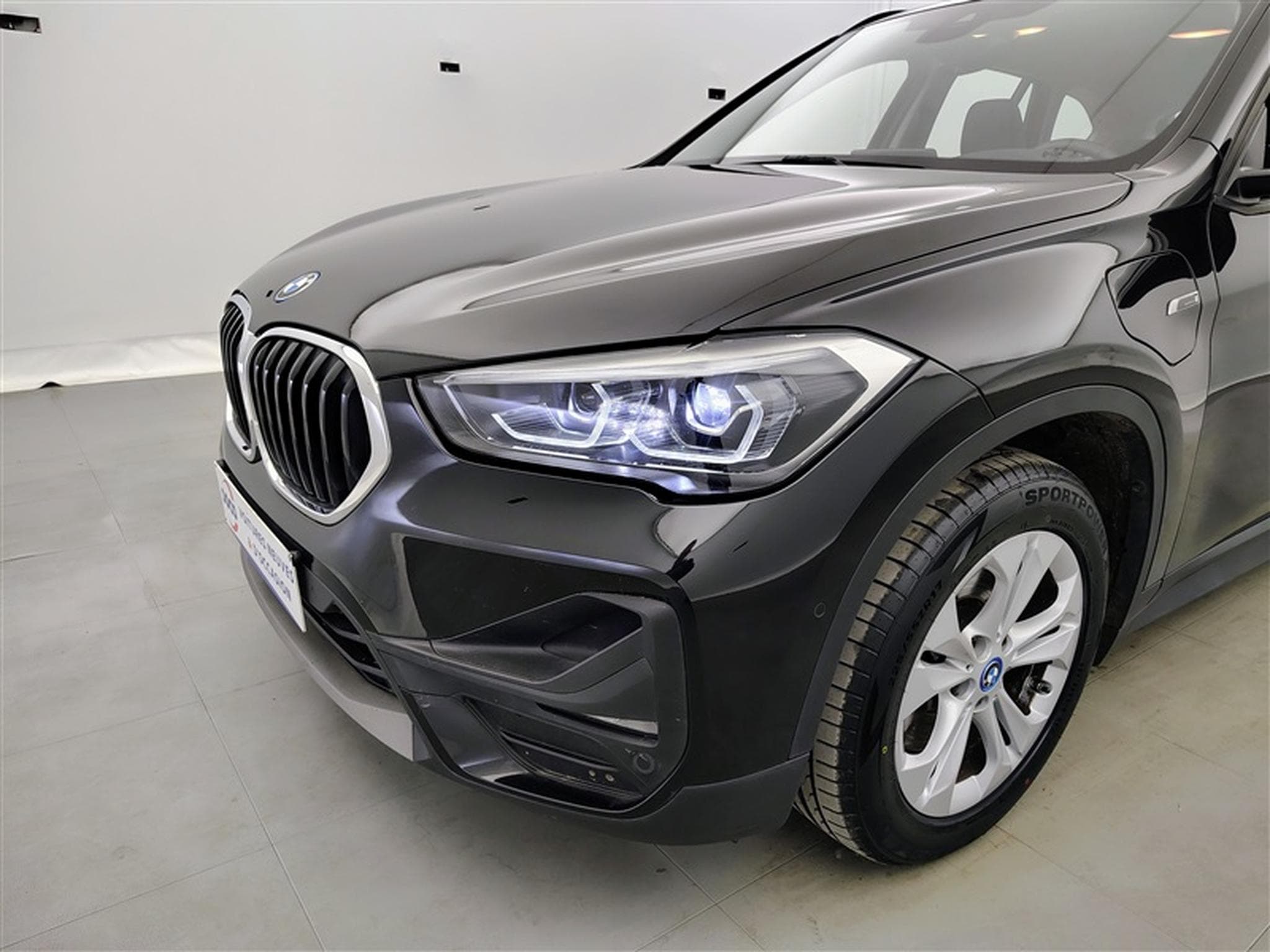 BMW X1 PHEV 1.5iA xDrive25e NAVI / FULL LED / CUIR / HUD (2022) - Foto 15