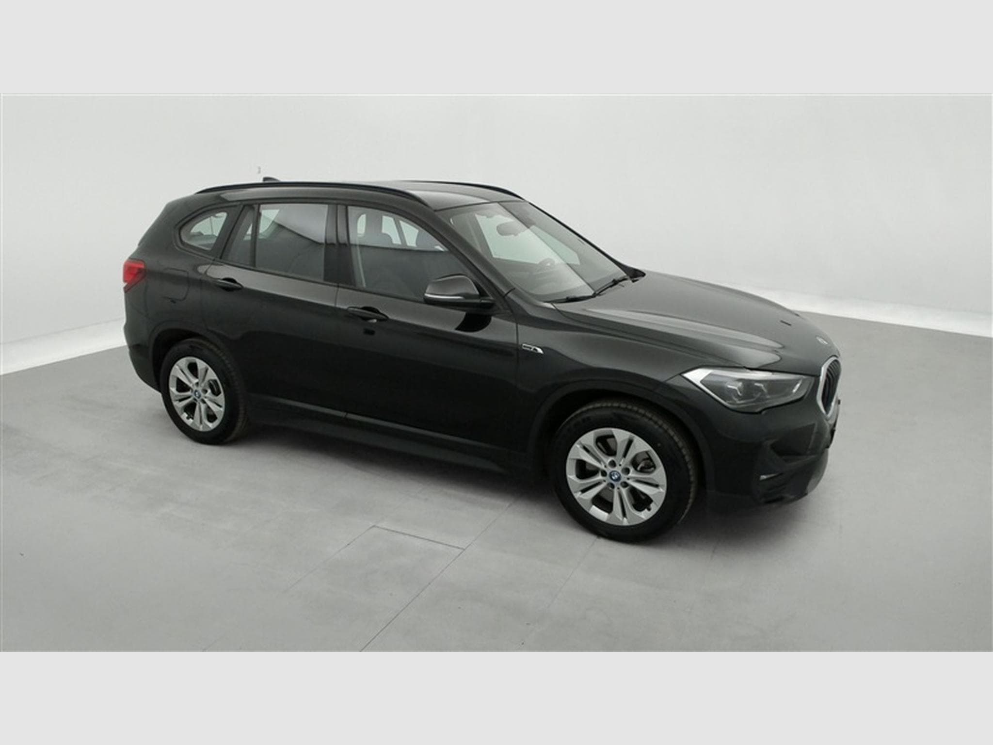 BMW X1 PHEV 1.5iA xDrive25e NAVI / FULL LED / CUIR / HUD (2022) - Foto 24
