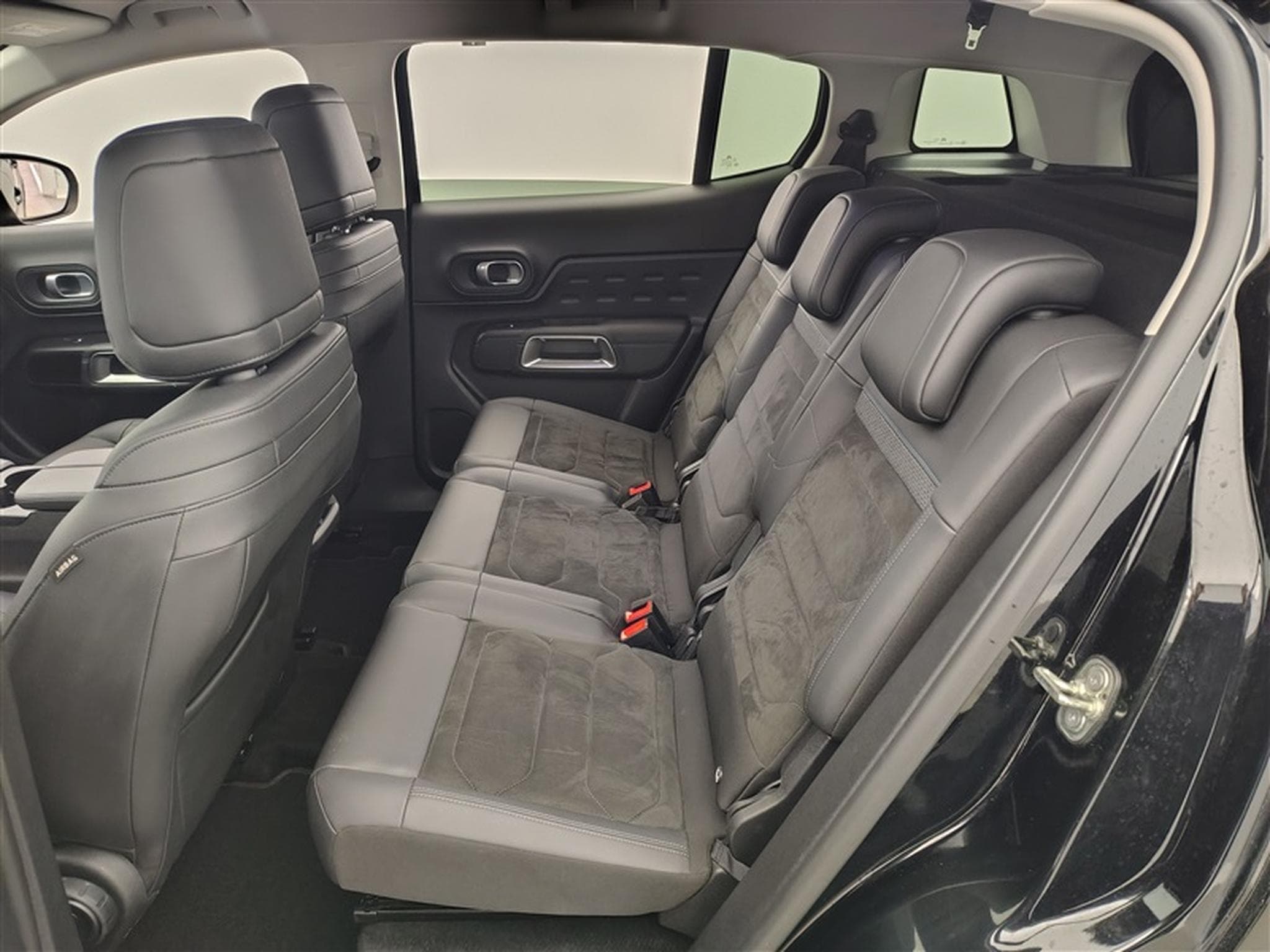 Citroen C5 Aircross 1.2 PureTech 130Cv EAT8 Feel Pack S-CUIR / CARPLAY / CAMERA (2023) - Foto 13