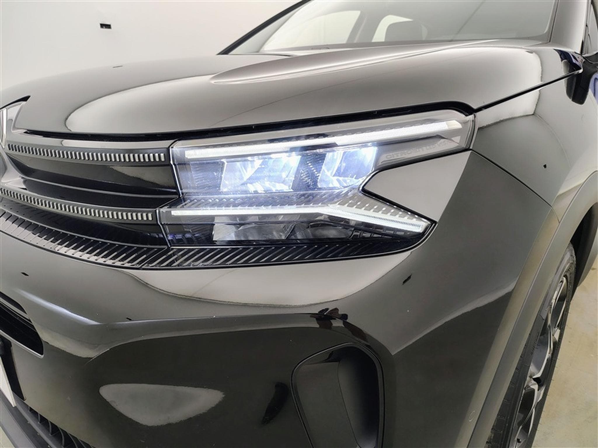 Citroen C5 Aircross 1.2 PureTech 130Cv EAT8 Feel Pack S-CUIR / CARPLAY / CAMERA (2023) - Foto 15