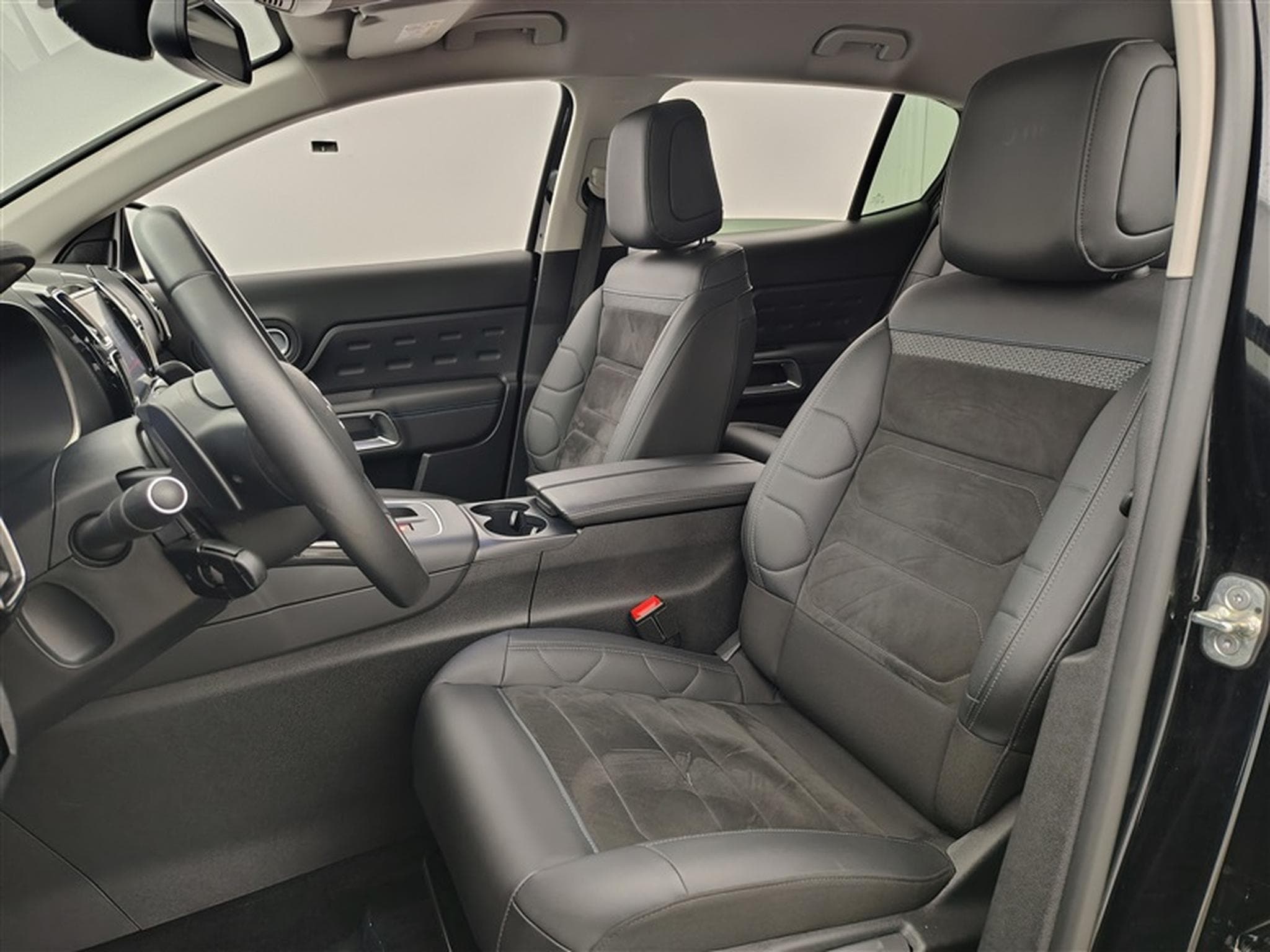 Citroen C5 Aircross 1.2 PureTech 130Cv EAT8 Feel Pack S-CUIR / CARPLAY / CAMERA (2023) - Foto 7
