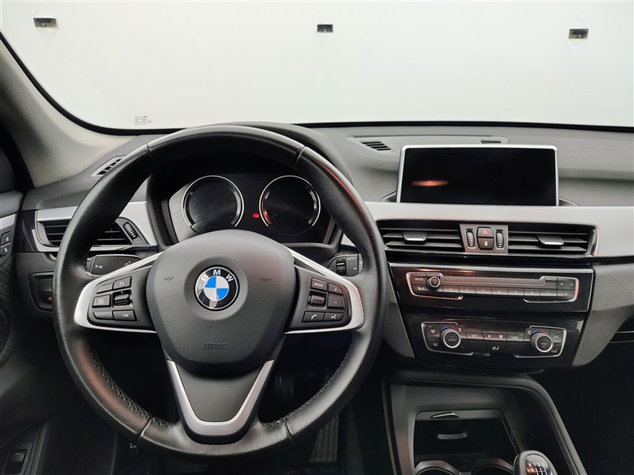 BMW X1 1.5 d sDrive16 Navi Pro / PDC av+ar (2022) - Foto 9