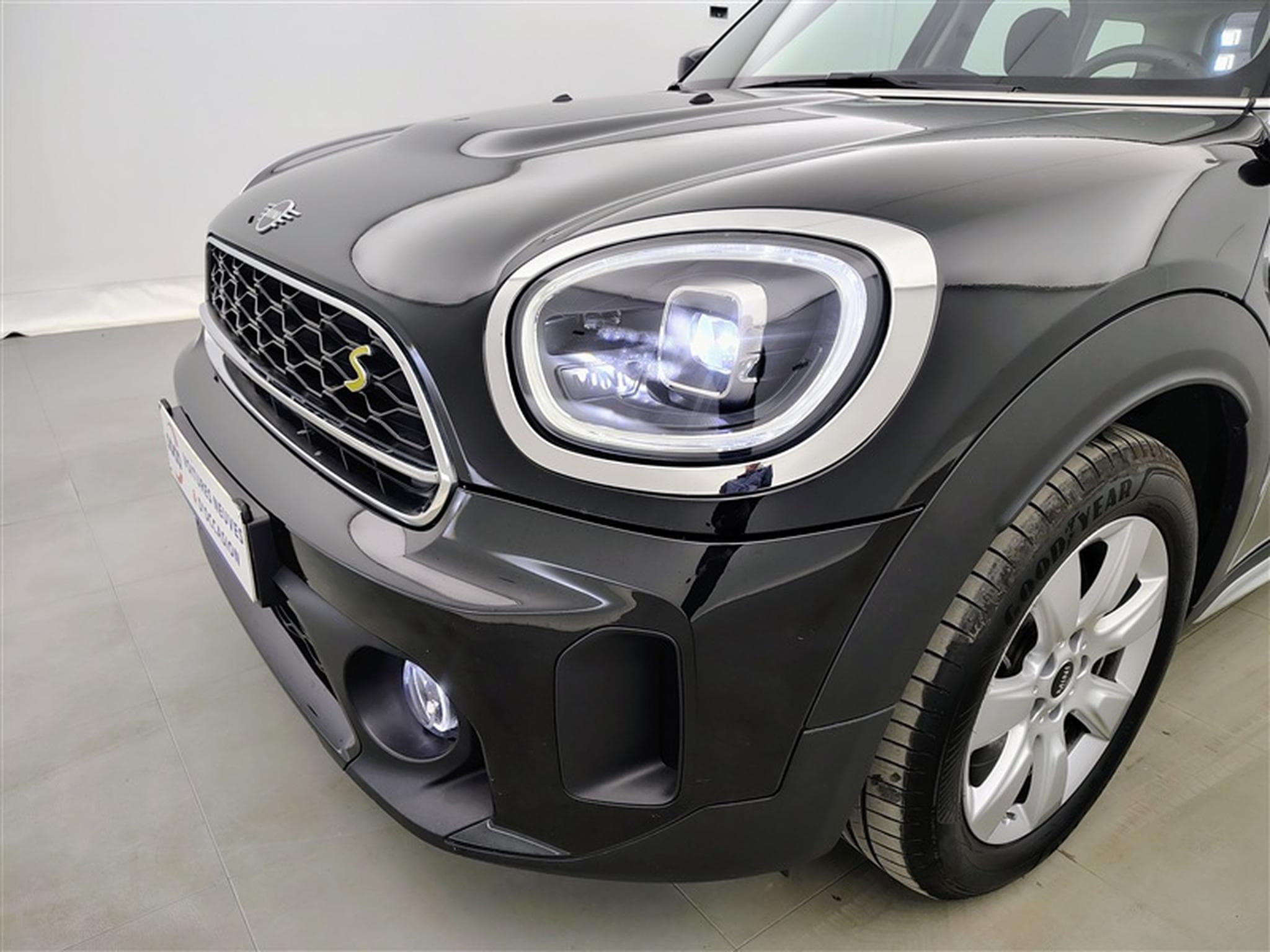 MINI Countryman SE All4 1.5A PHEV Cooper SE ALL4/NAVI/FULL LED/JA17/PDC (2023) - Photo 15