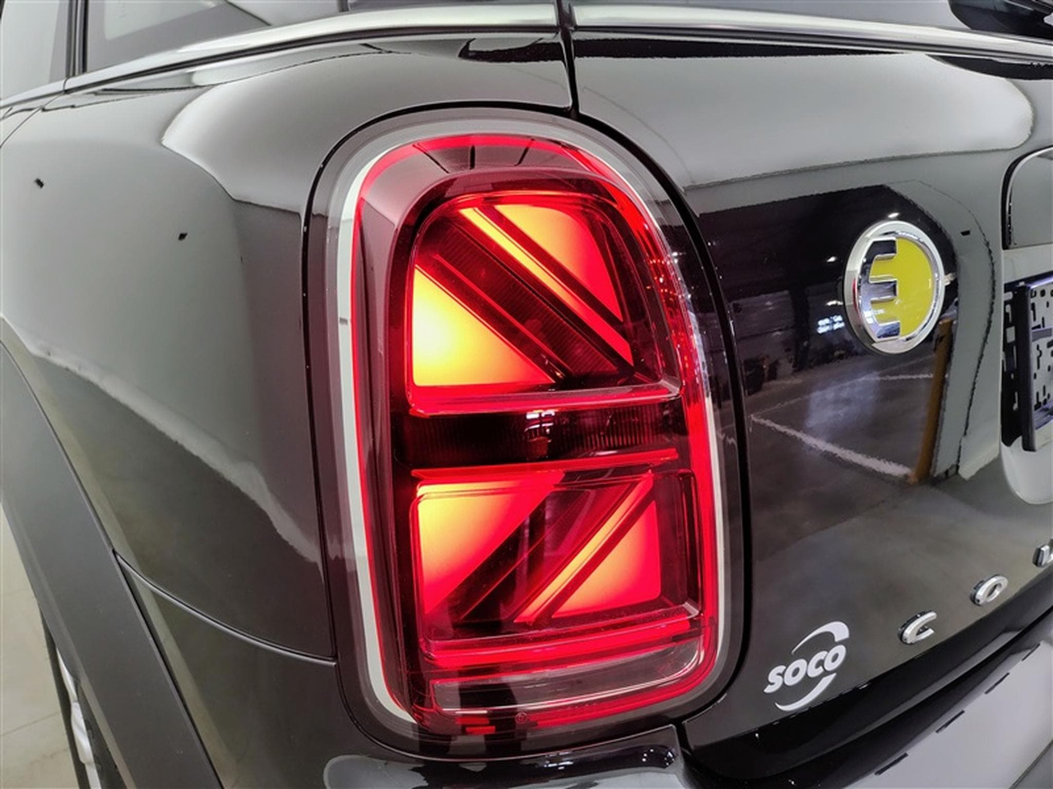 MINI Countryman SE All4 1.5A PHEV Cooper SE ALL4/NAVI/FULL LED/JA17/PDC (2023) - Photo 16