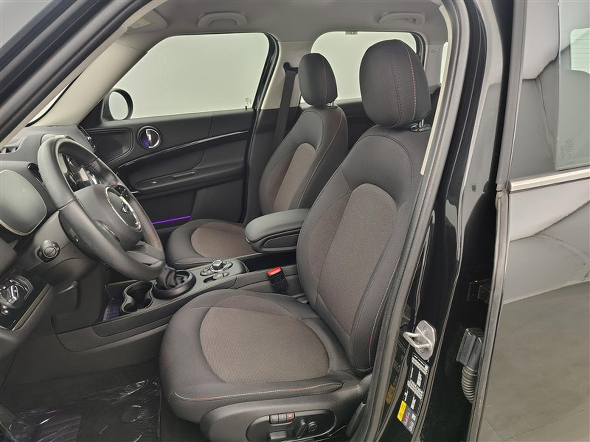 MINI Countryman SE All4 1.5A PHEV Cooper SE ALL4/NAVI/FULL LED/JA17/PDC (2023) - Photo 7