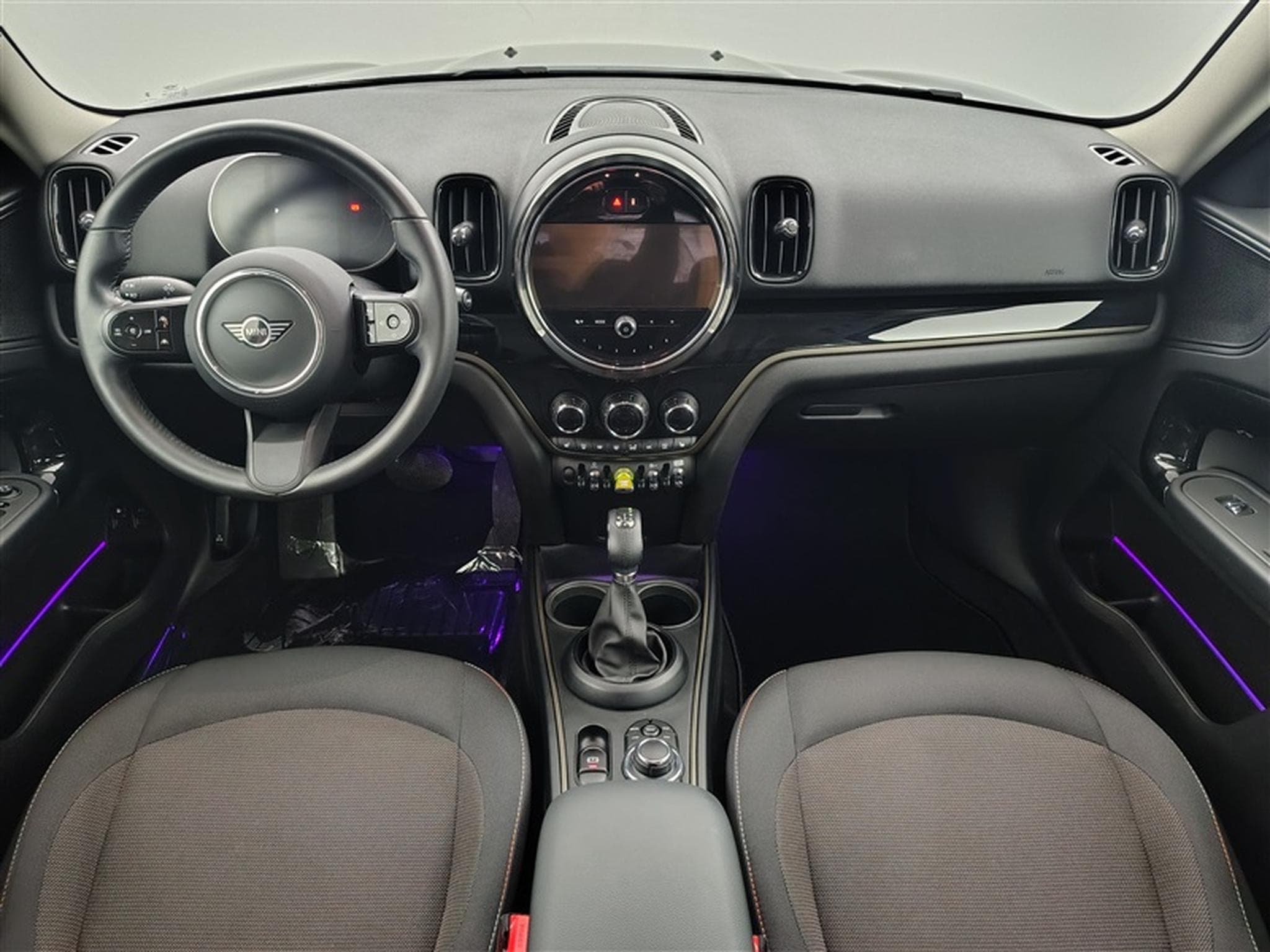 MINI Countryman SE All4 1.5A PHEV Cooper SE ALL4/NAVI/FULL LED/JA17/PDC (2023) - Photo 8