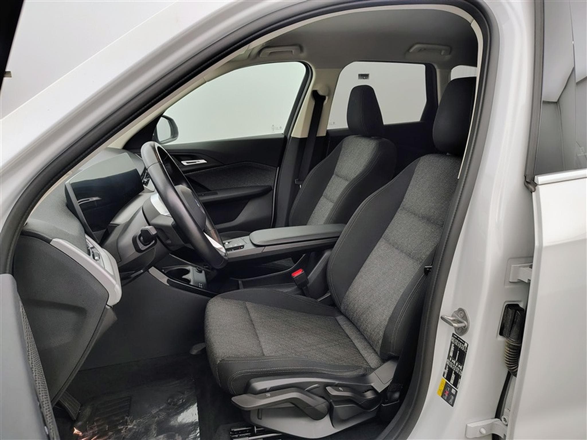 BMW X1 1.5iA PHEV 180 xDrive25e NAVI / FULL LED (2024) - Foto 7
