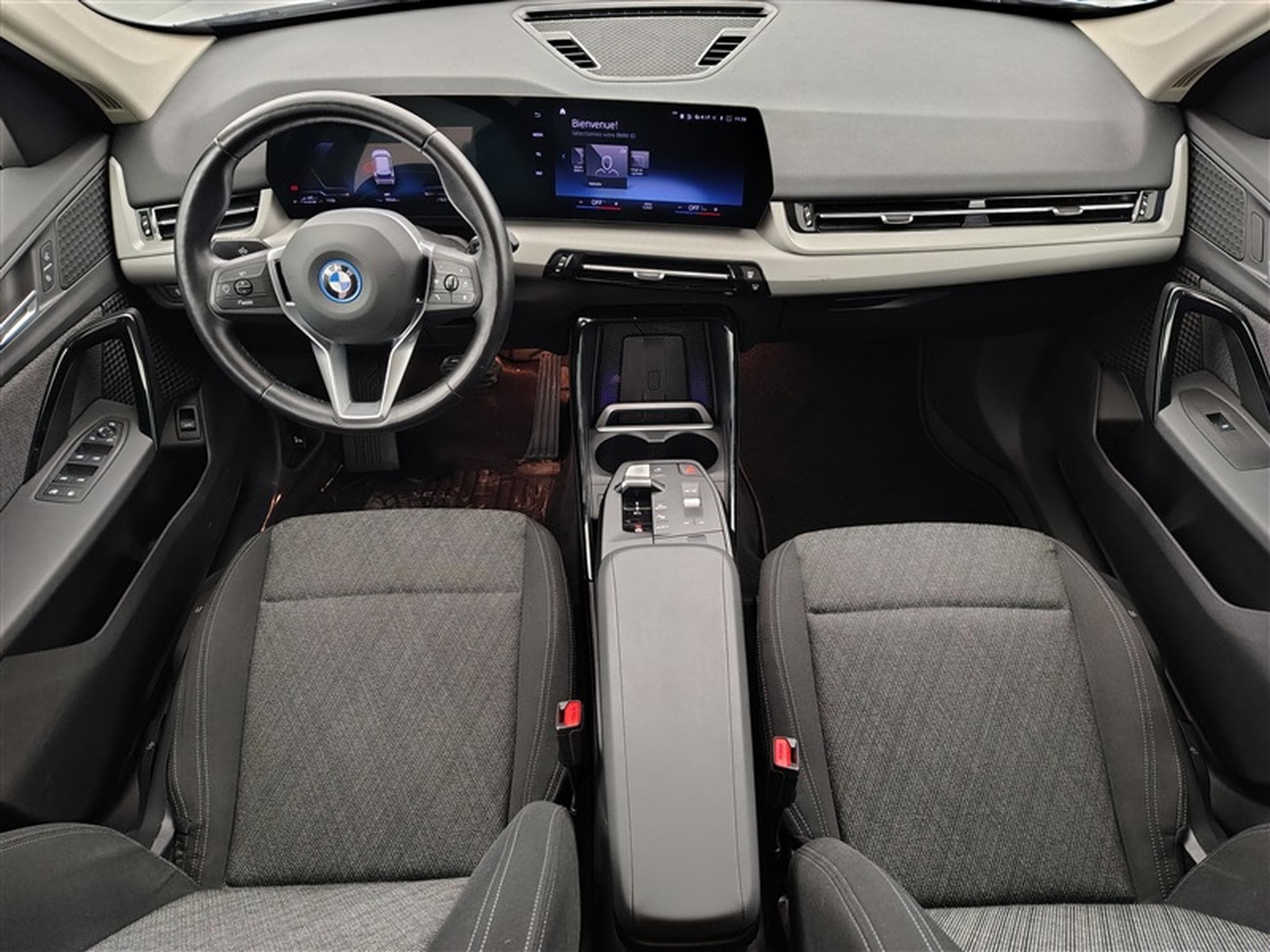 BMW X1 1.5iA PHEV 180 xDrive25e NAVI / FULL LED (2024) - Foto 8