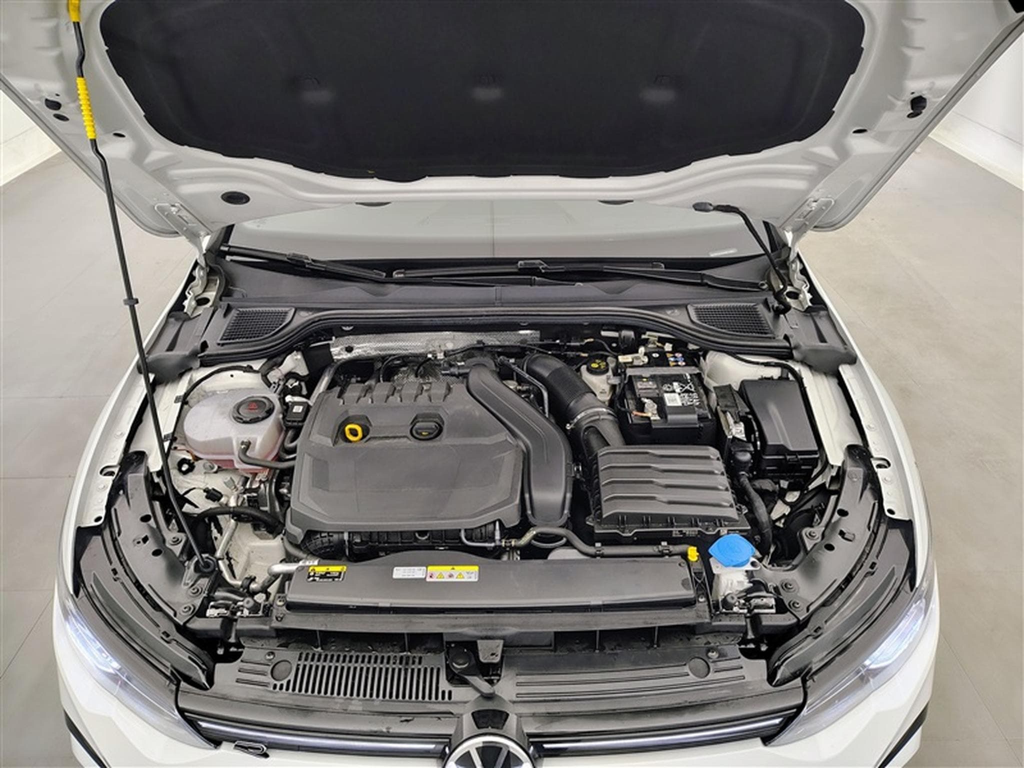 VW Golf 1.5 eTSI 150cv DSG R-Line NAVI / CAMERA / CARPLAY / TO PANO (2024) - Foto 20