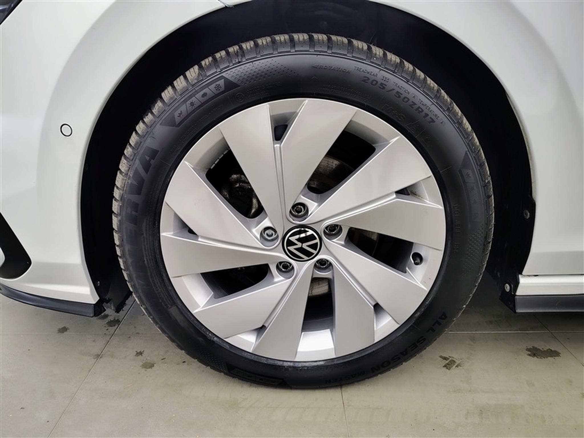 VW Golf 1.5 eTSI 150cv DSG R-Line NAVI / CAMERA / CARPLAY / TO PANO (2024) - Foto 6