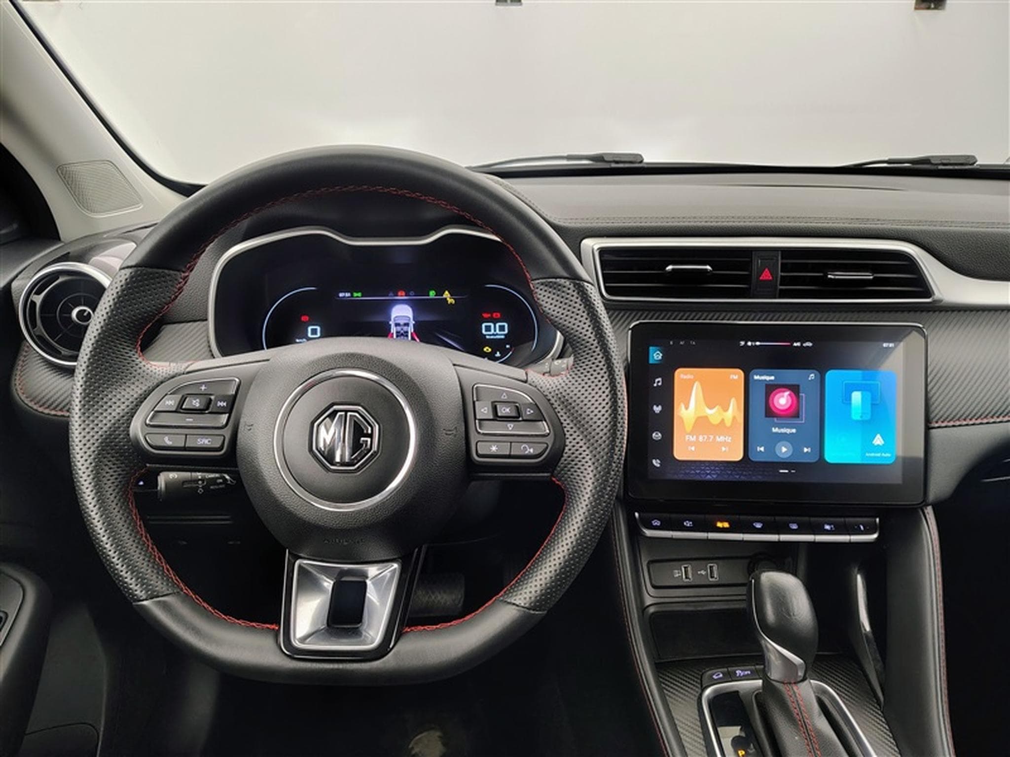 MG ZS 1.0 T-GDi 110cv AUTO Luxury NAVI / FULL LED / CUIR / CAMERA (2024) - Foto 9