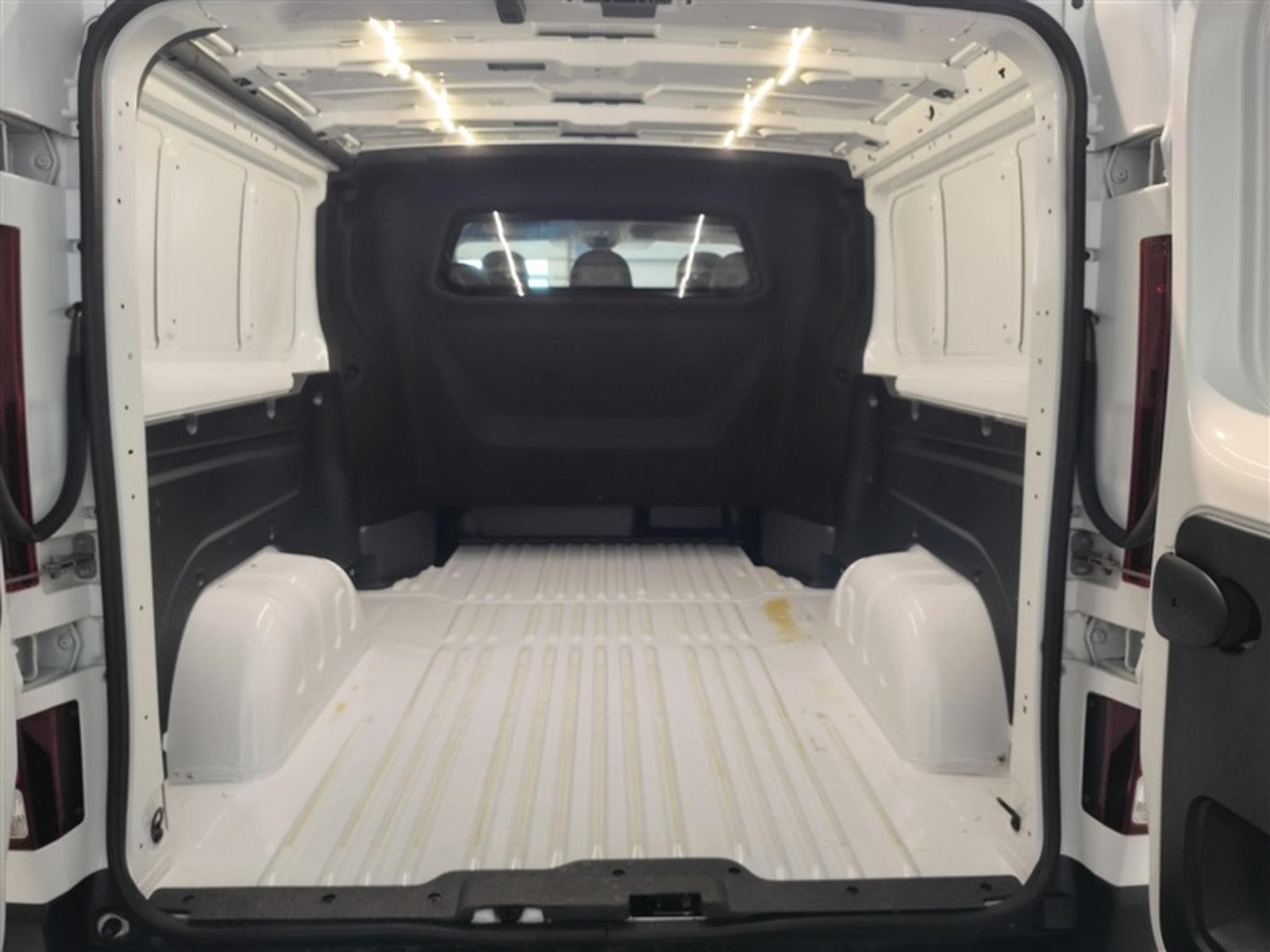 Renault Trafic 2.0 dCi 29 L2H1 Confort (EU6d) (2021) - Foto 13